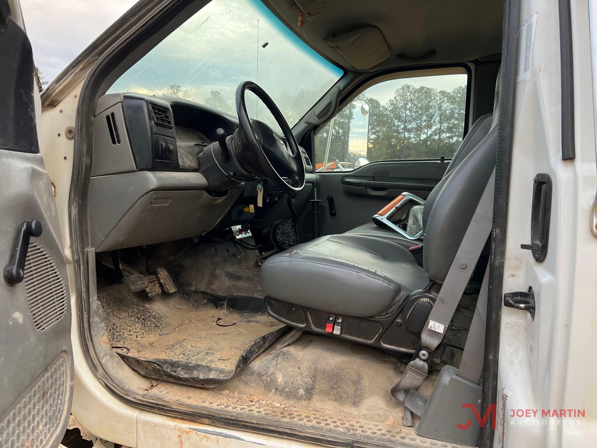 2006 FORD F-650 XL SUPER DUTY SERVICE TRUCK