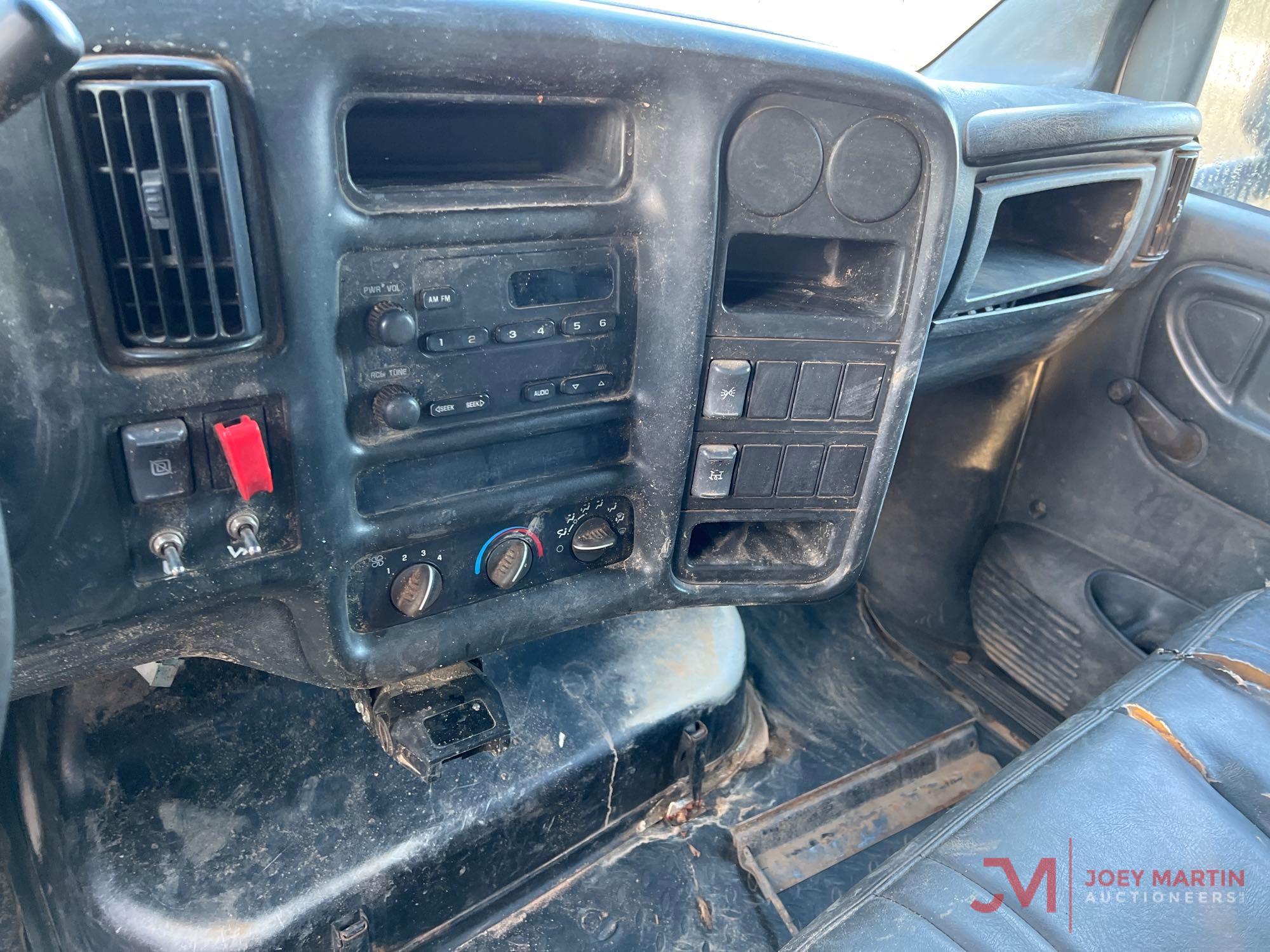 2004 GMC C5500 SERVICE TRUCK