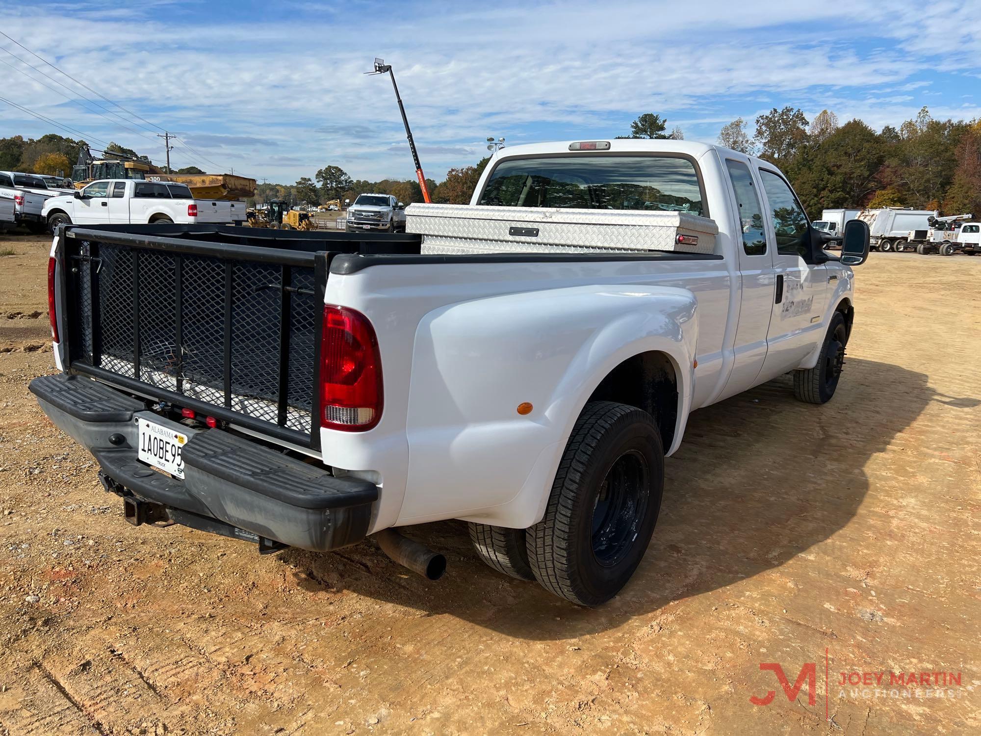 2006 FORD F-350 XL SUPER DUTY DUALLY PICKUP TRUCK