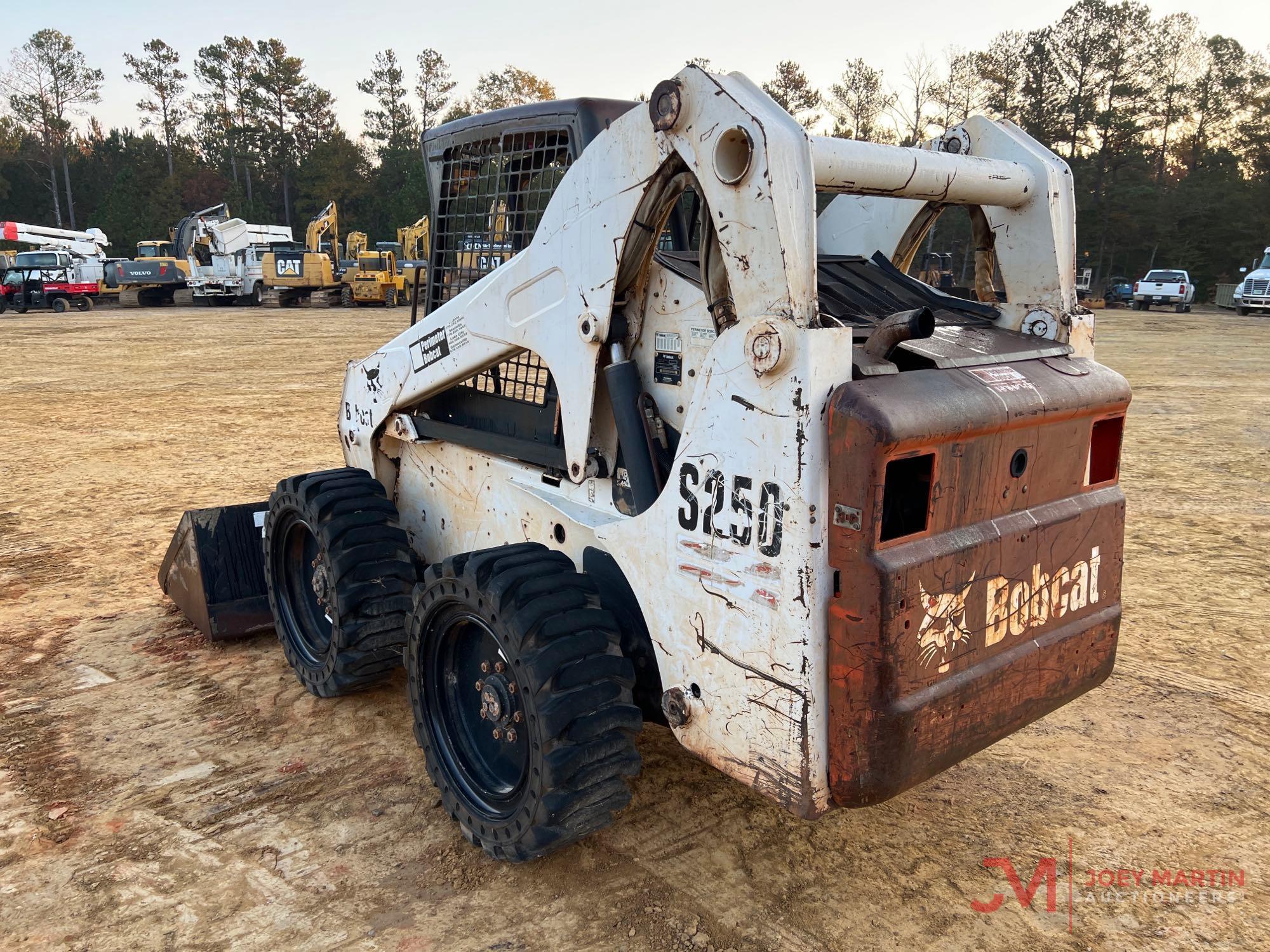 2005 BOBCAT S250 SKID STEER LOADER