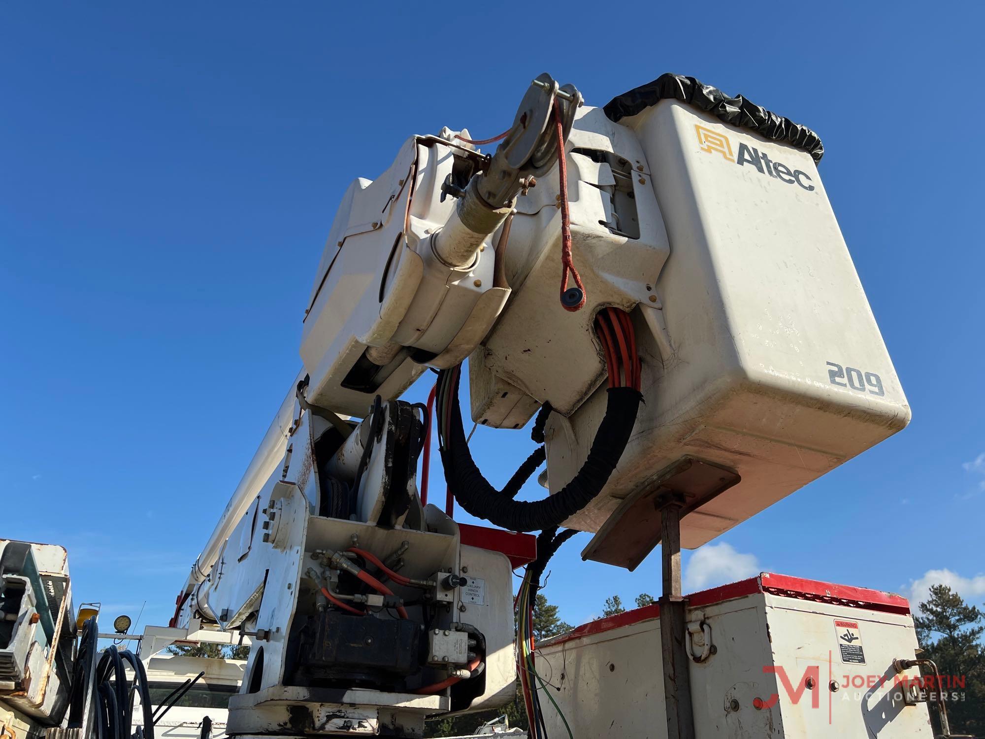 2007 FREIGHTLINER BUSINESS CLASS M2 BUCKET TRUCK