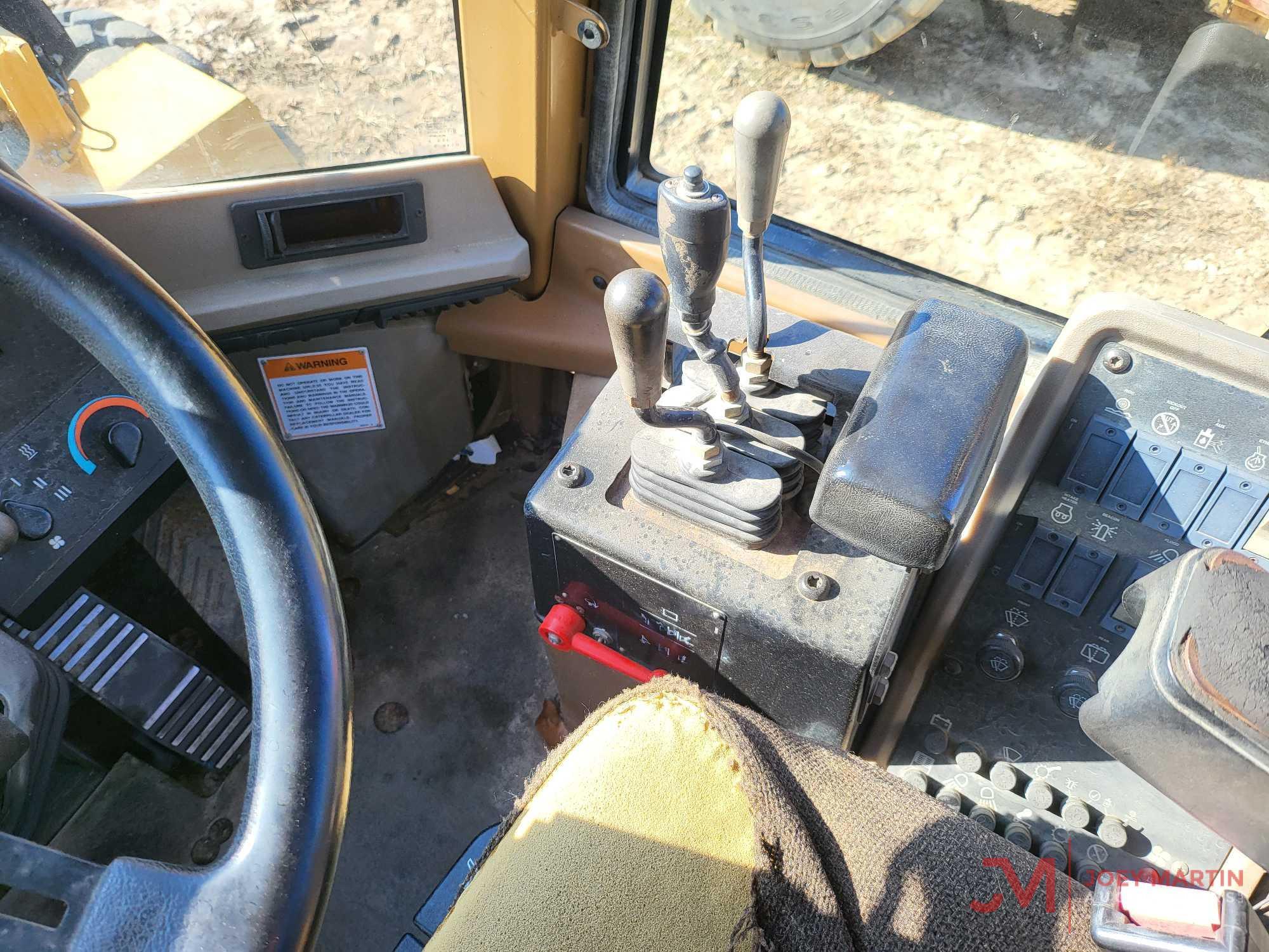 1996 CAT 924F RUBBER TIRE LOADER CAB TRACTOR