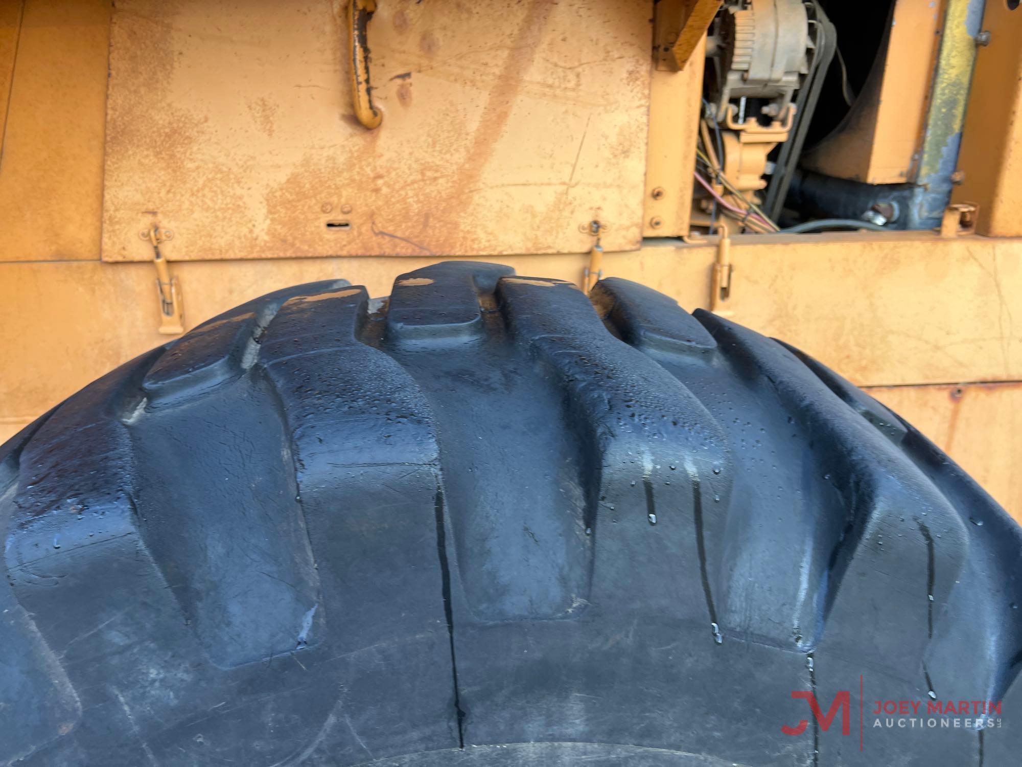 1985 CASE W24C RUBBER TIRE LOADER