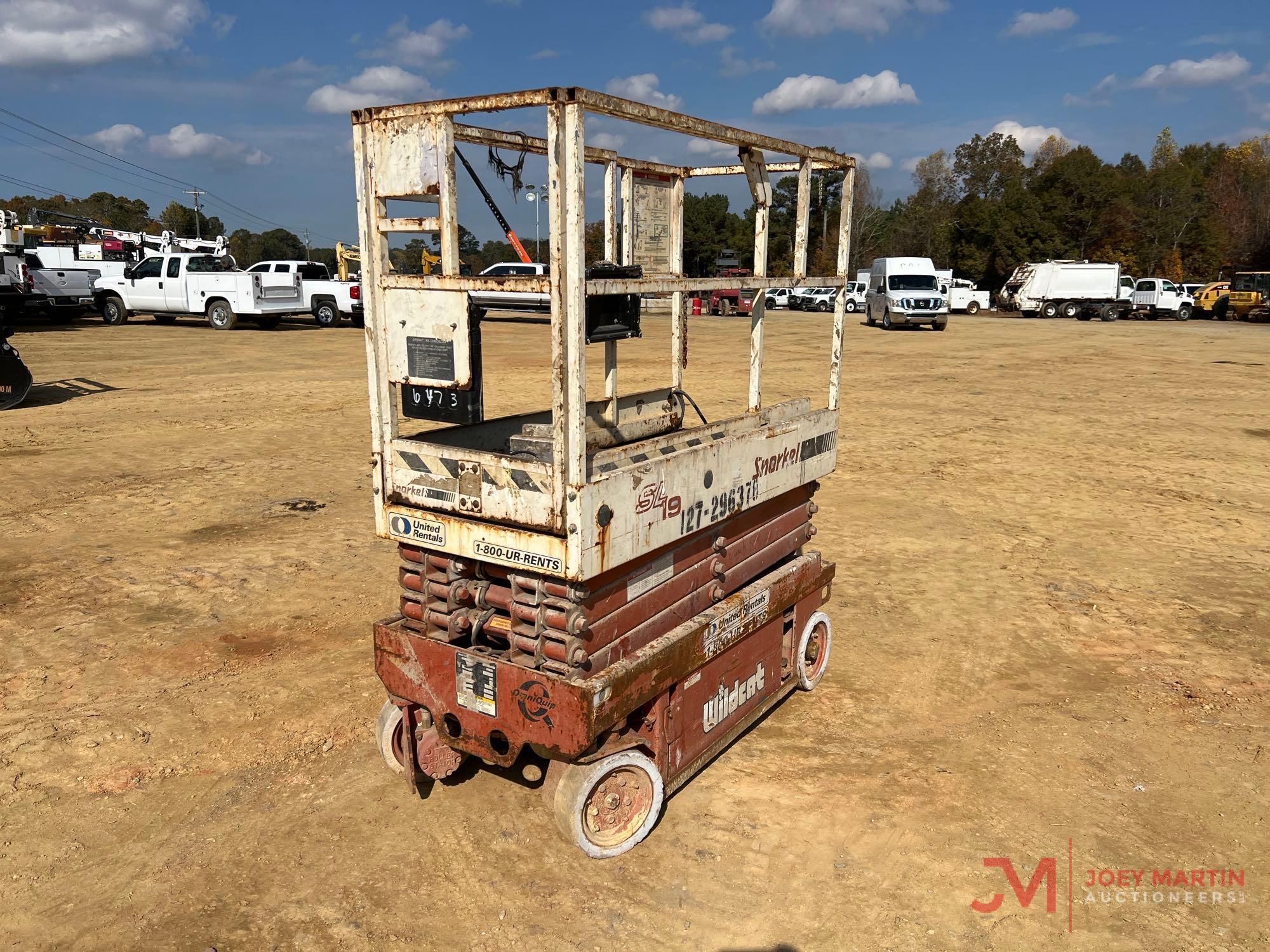 SNORKEL SL19 SCISSOR LIFT