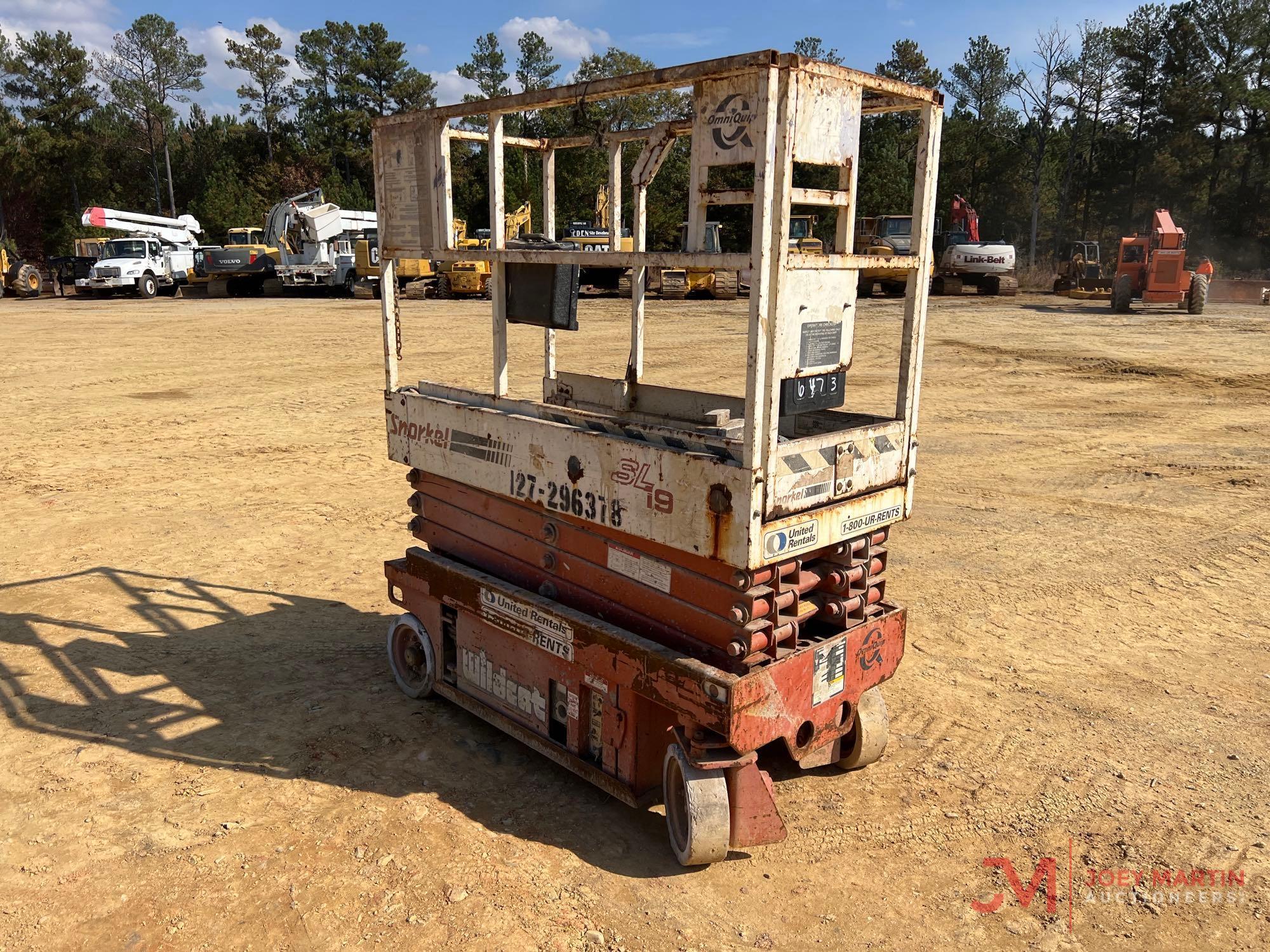 SNORKEL SL19 SCISSOR LIFT