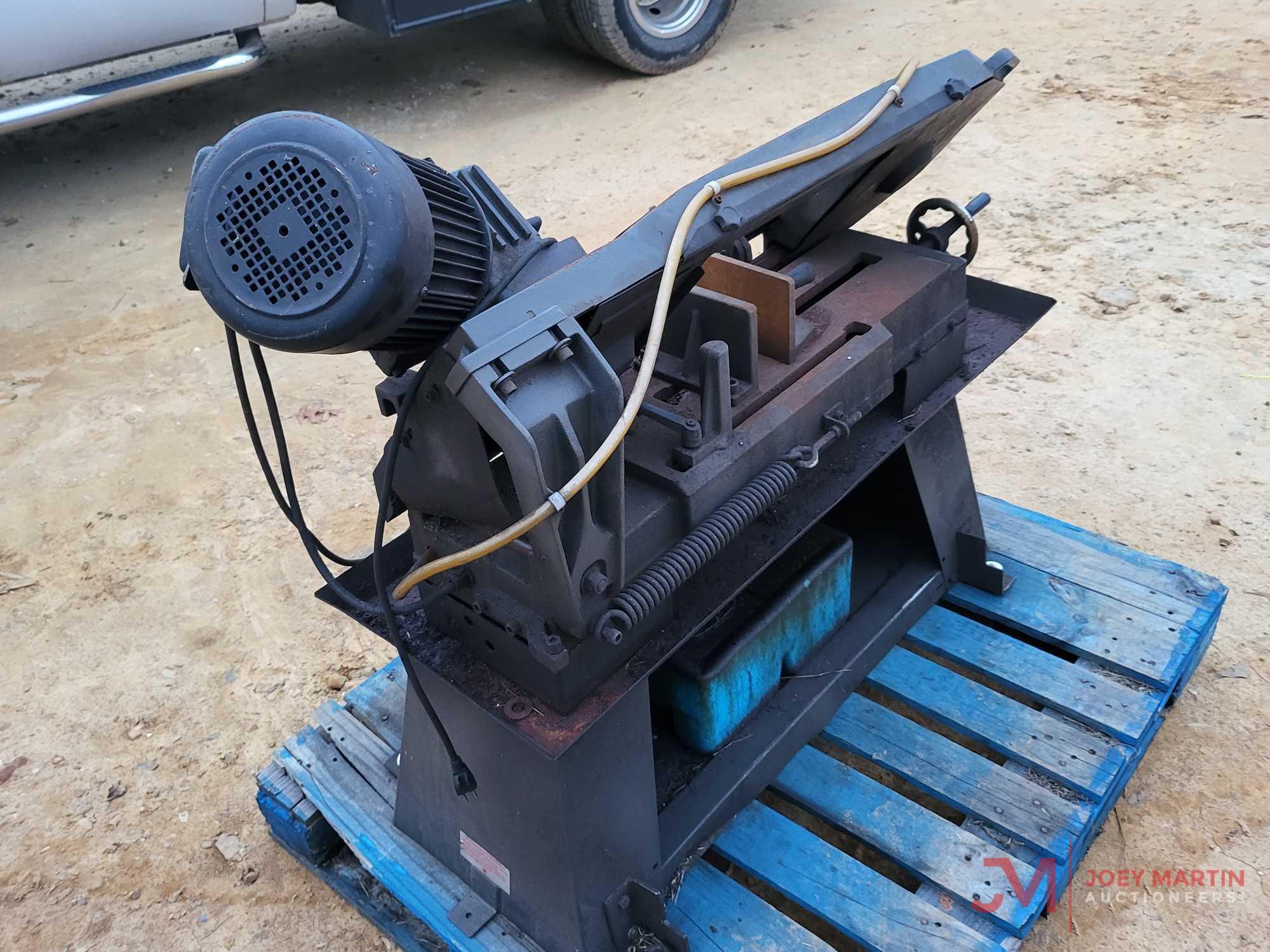 DAYTON 8"X12" METAL CUTTING WET BANDSAW