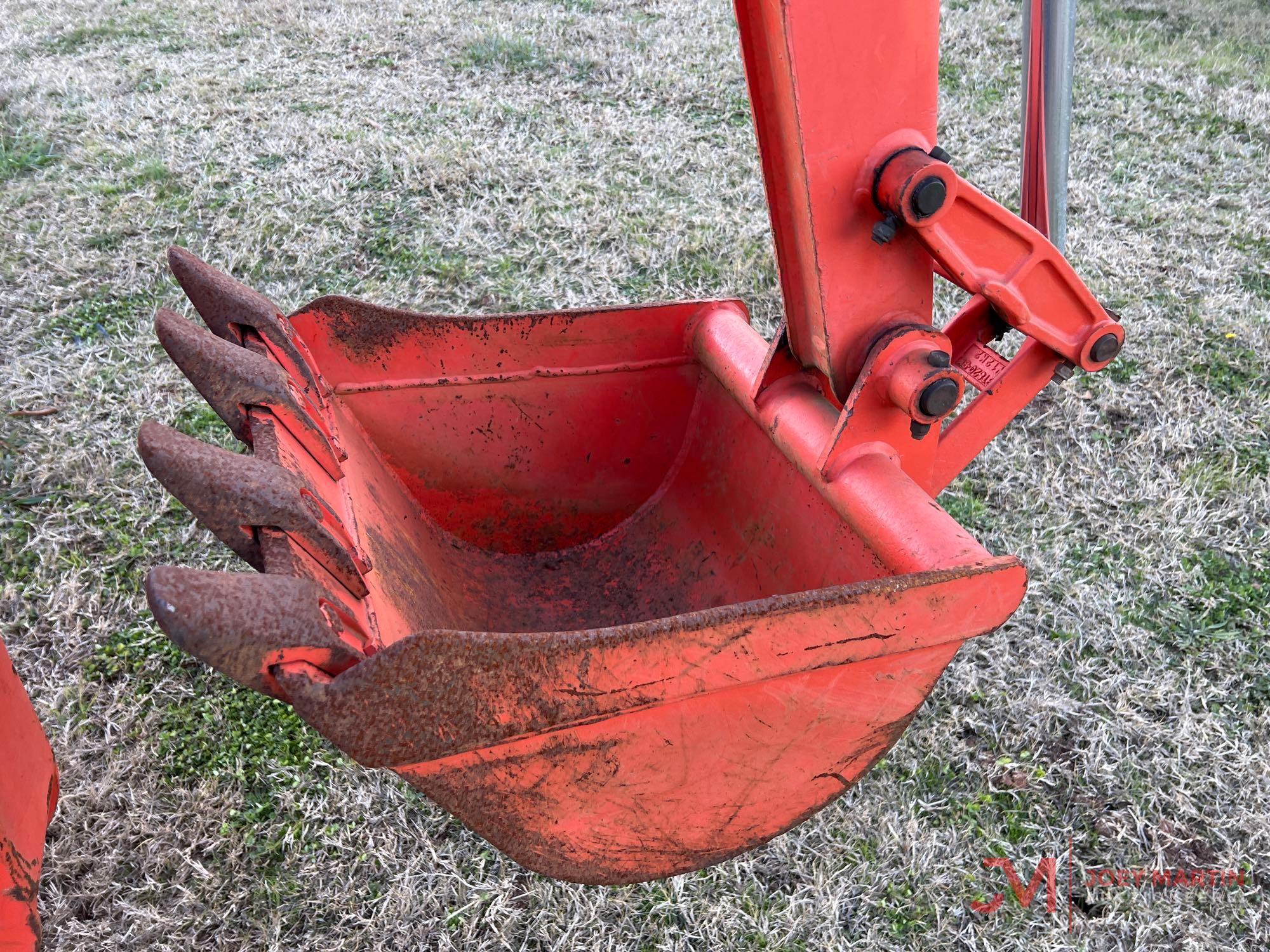 2013 KUBOTA B26 LOADER BACKHOE