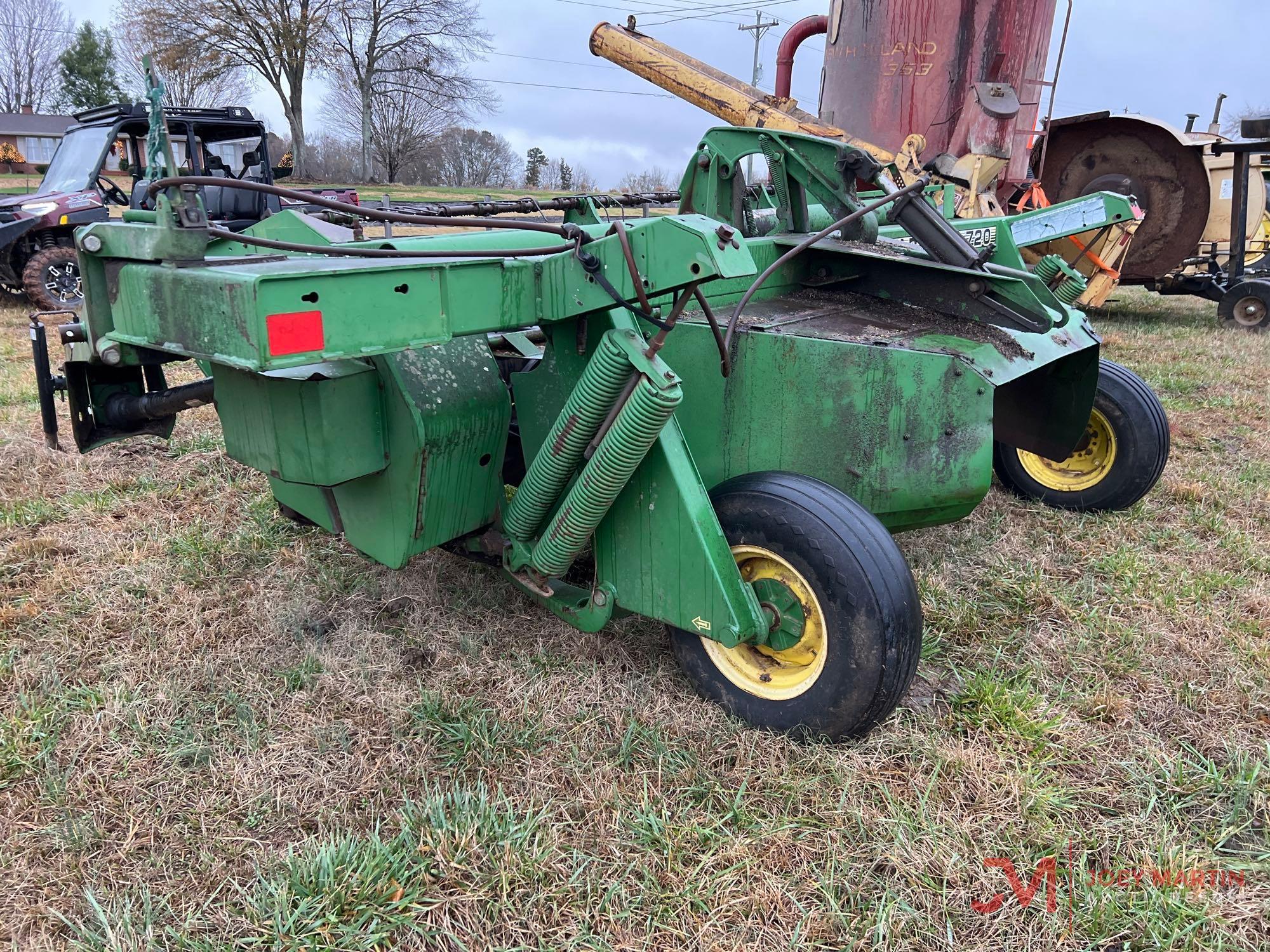 JOHN DEERE 720 MOWER CONDITIONER