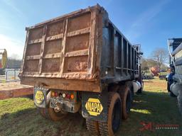 1989 MACK RD688S TRI-AXLE DUMP TRUCK