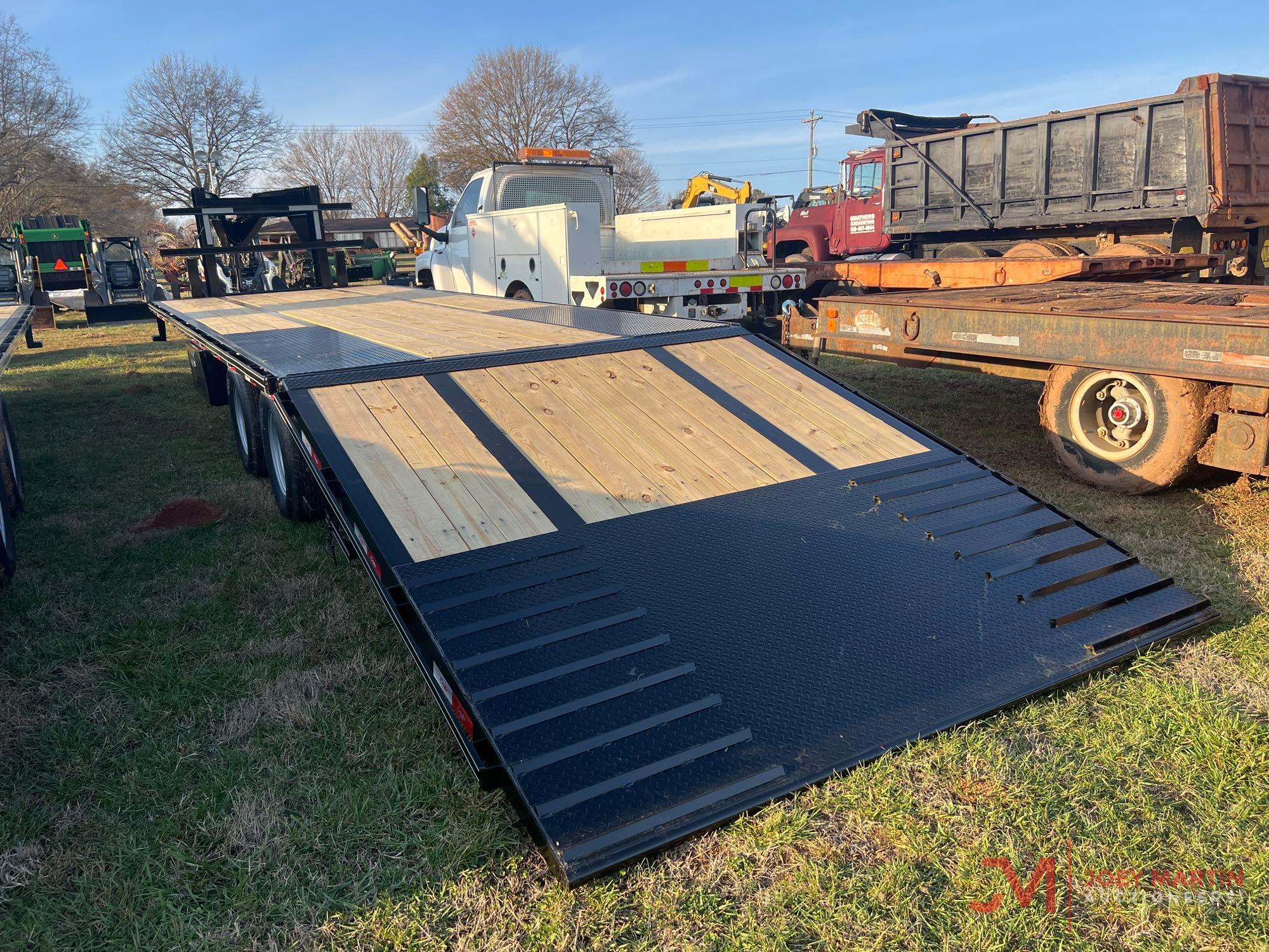 NEW 2023 DELTA HYDRAULIC TAIL GOOSENECK TRAILER