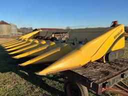 NEW HOLLAND 8-ROW CORN HEADER