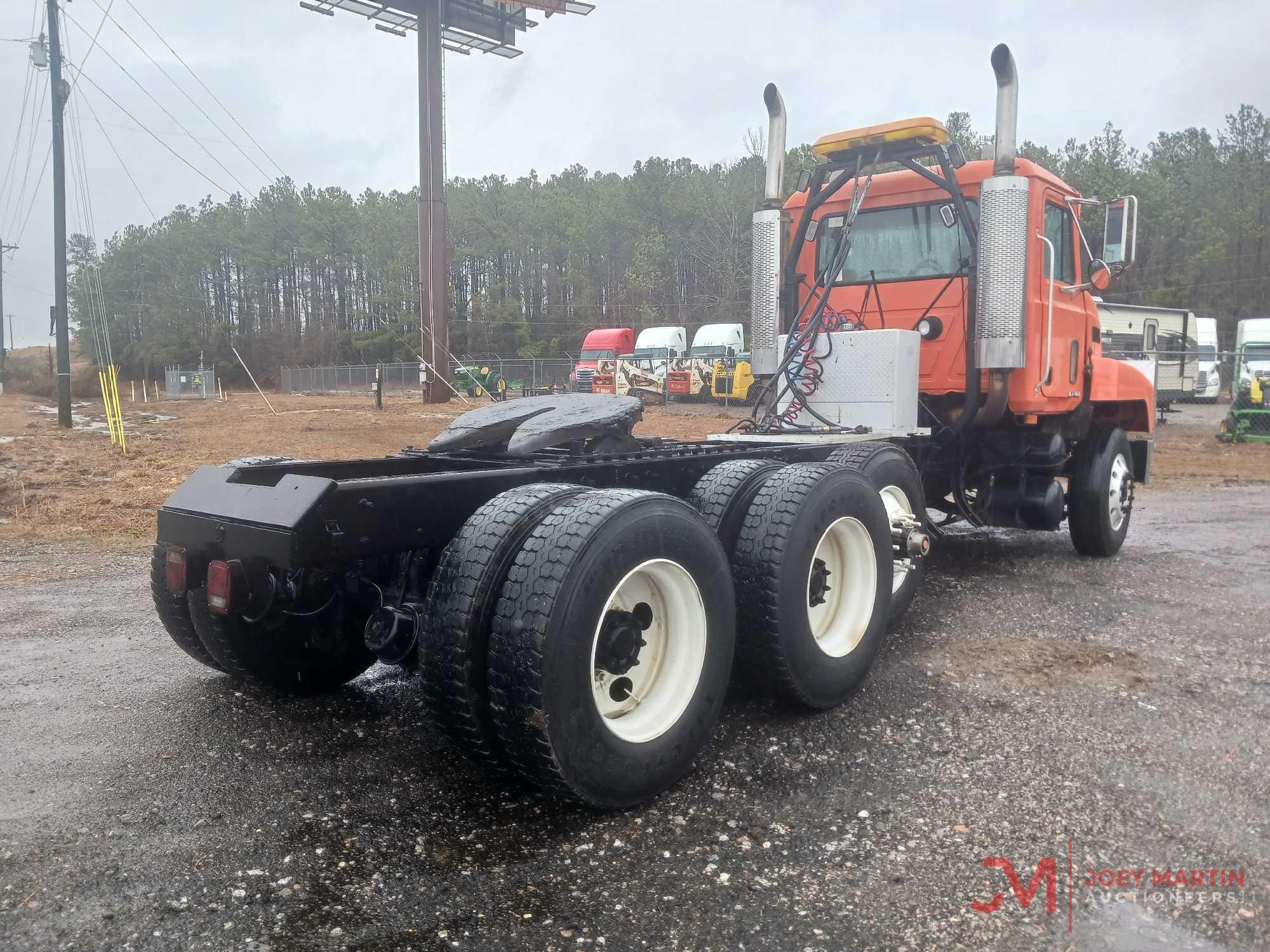 2003 MACK CH613 DAY CAB TRUCK TRACTOR