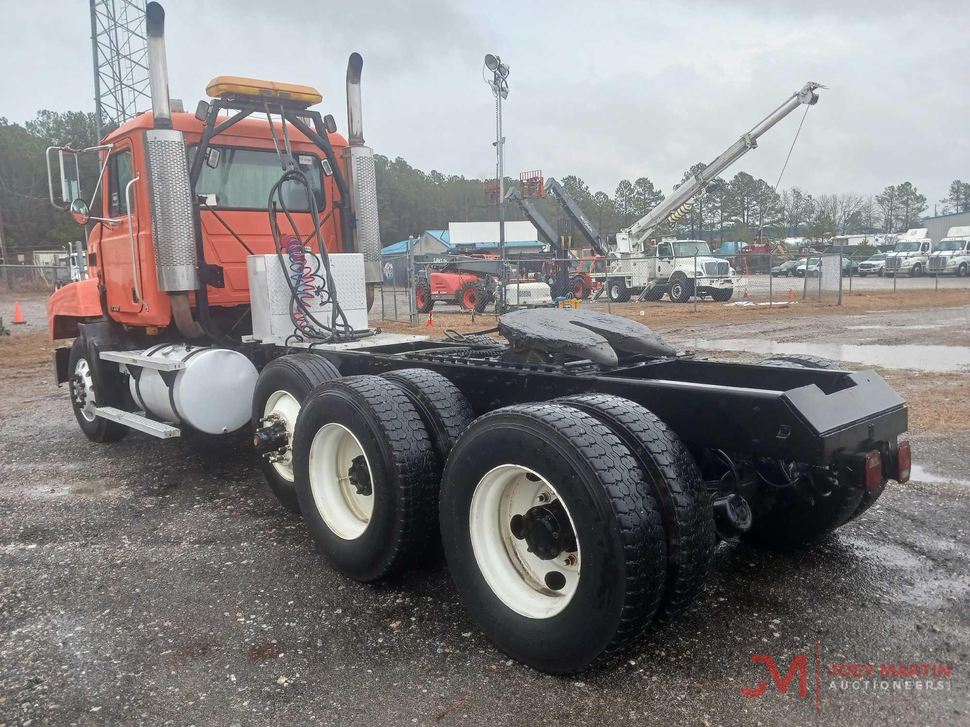2003 MACK CH613 DAY CAB TRUCK TRACTOR