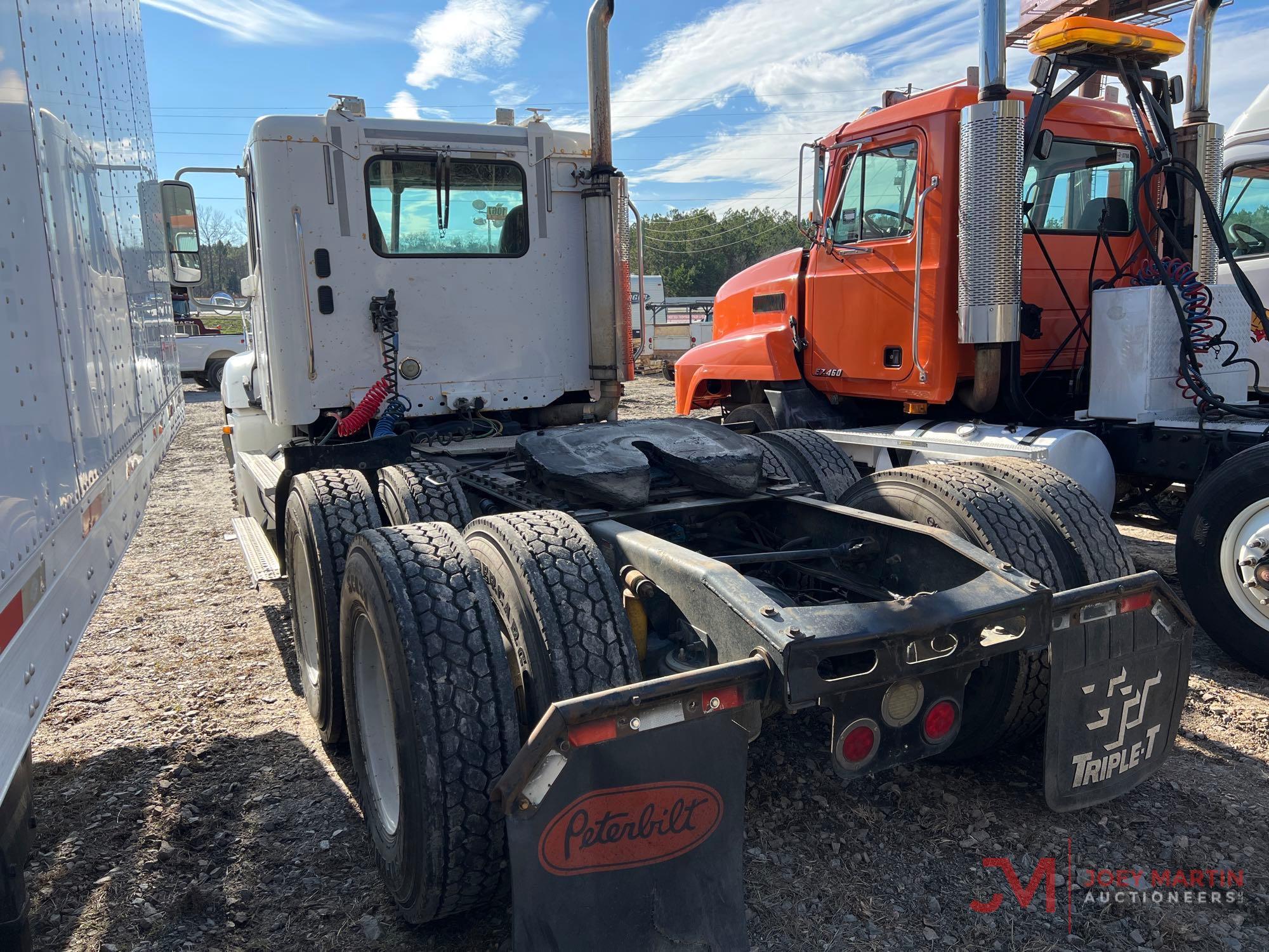 2005 FREIGHLINER DAY CAB TRUCK TRACTOR