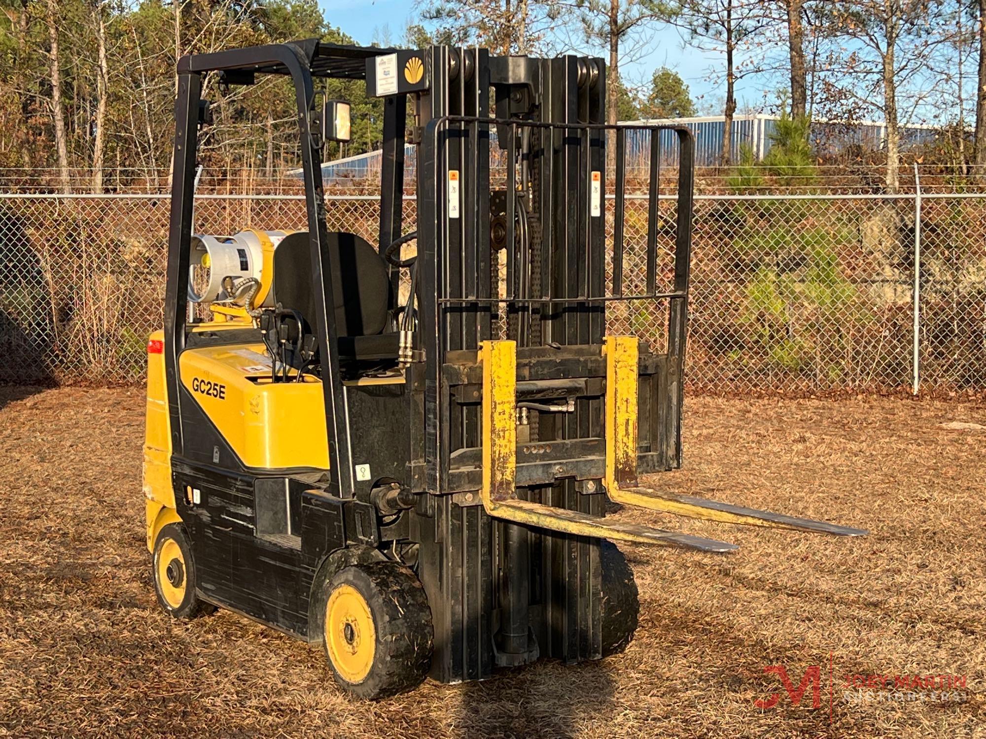 DAEWOO GC25E-3 STRAIGHT MAST FORKLIFT