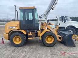 2000 DEERE 304H RUBBER TIRE LOADER