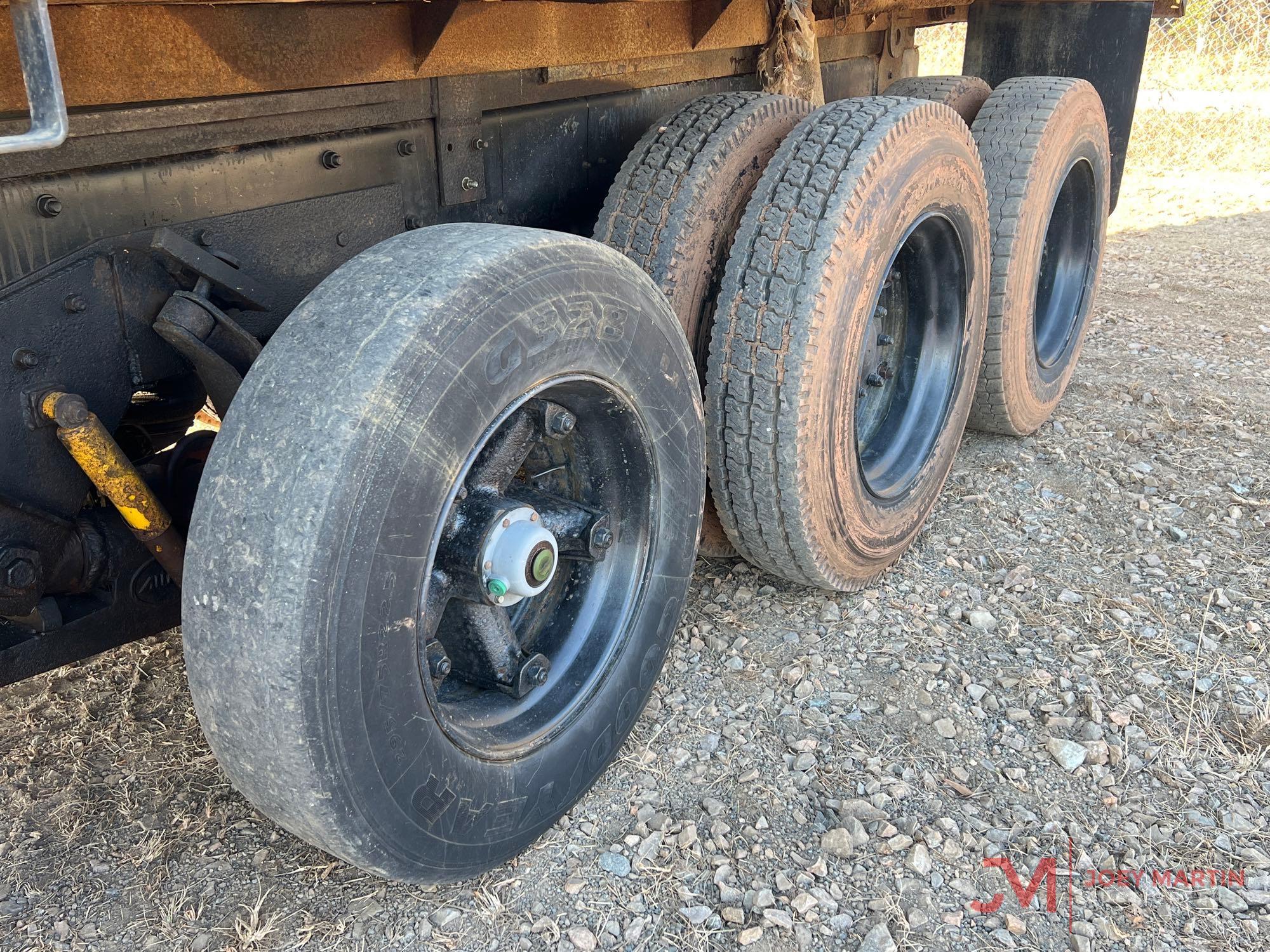 1989 MACK TRI AXLE DUMP TRUCK