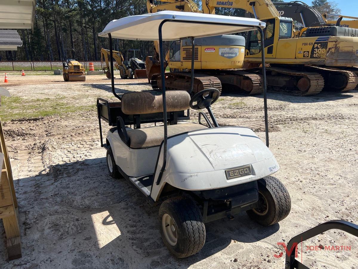 EZ-GO TXT GOLF CART