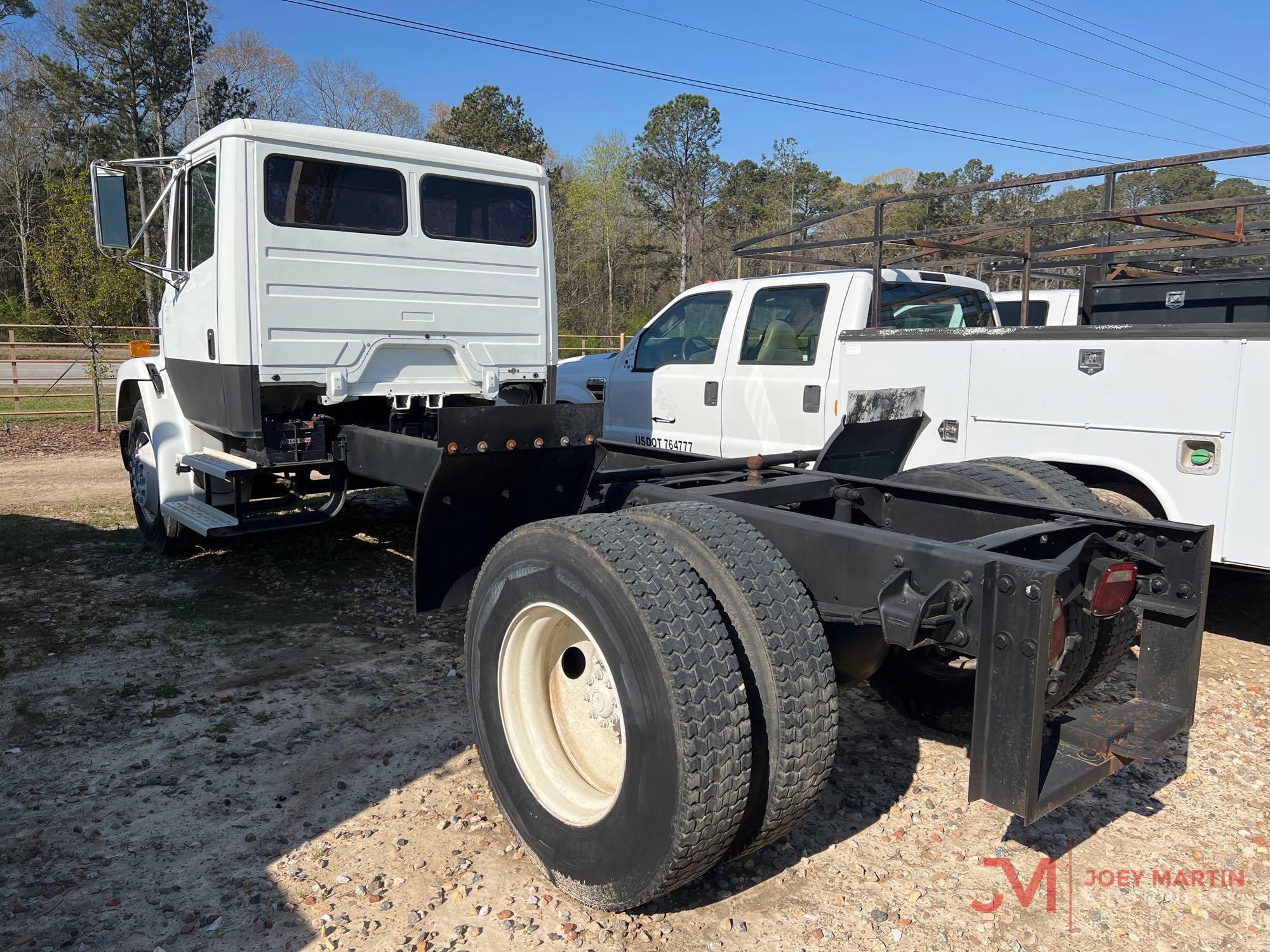 1999 FREIGHTLINER...CAB & CHASSIS TRUCK