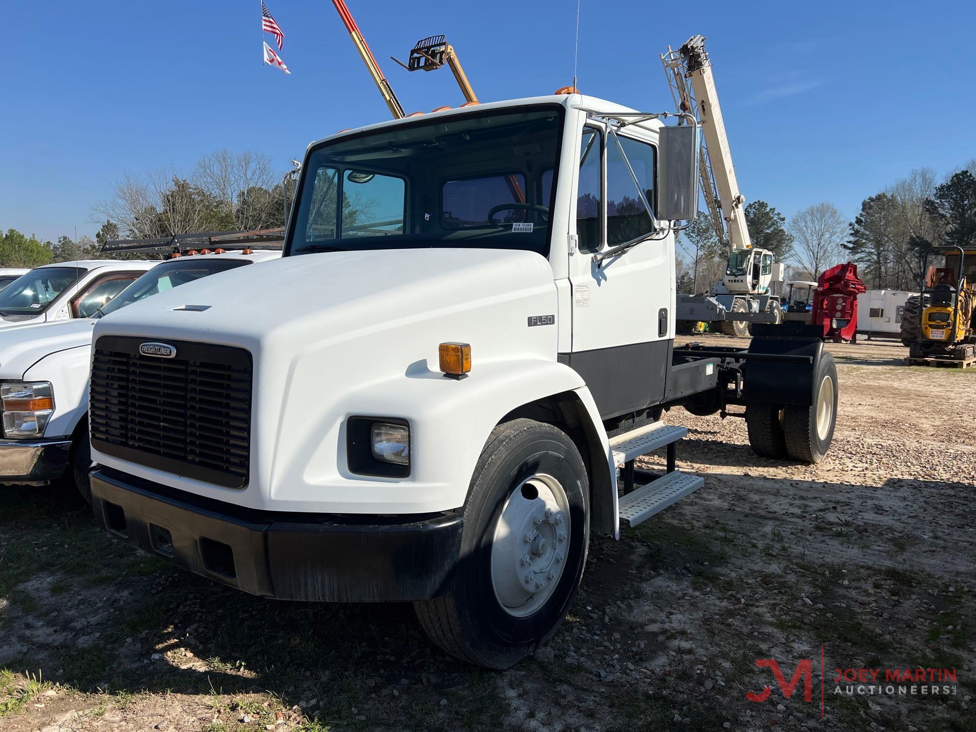 1999 FREIGHTLINER...CAB & CHASSIS TRUCK