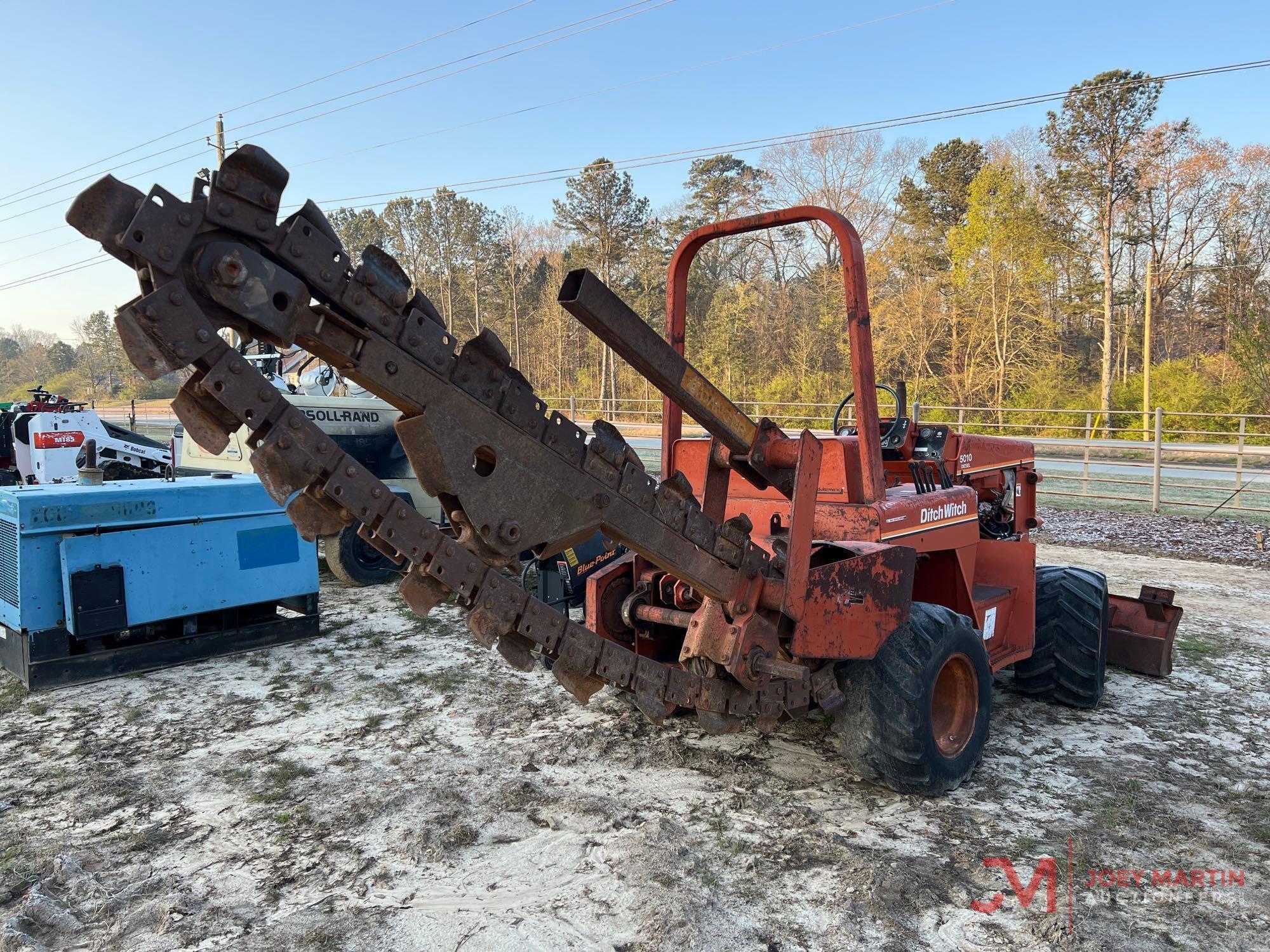 DITCH WITCH 5010 RIDE ON TRENCHER