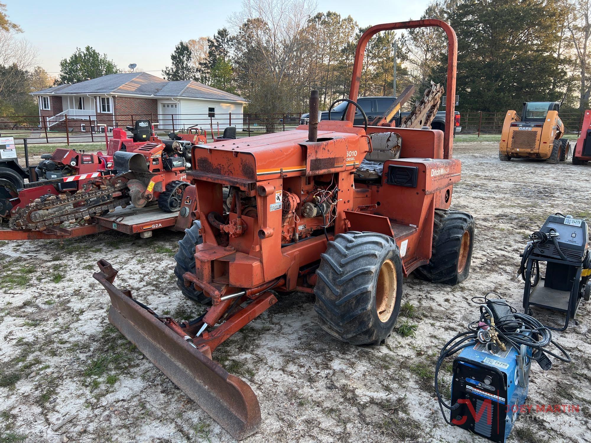 DITCH WITCH 5010 RIDE ON TRENCHER