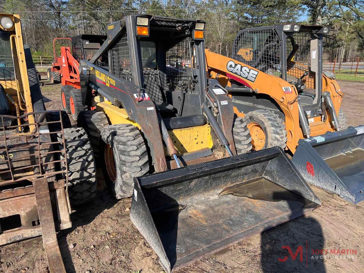 NEW HOLLAND LS180 SKID STEER LOADER