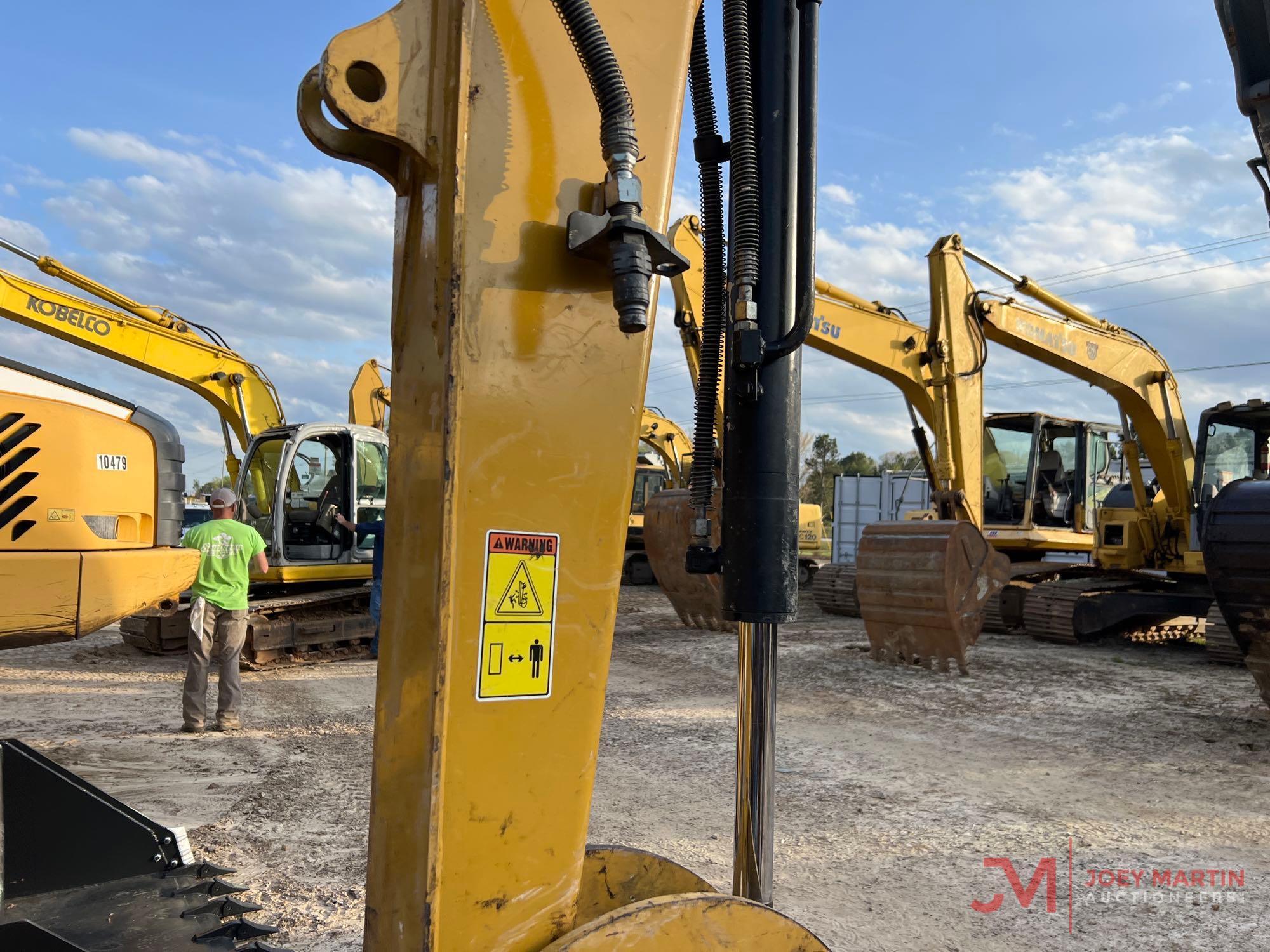 2011 CAT 305DCR MINI EXCAVATOR