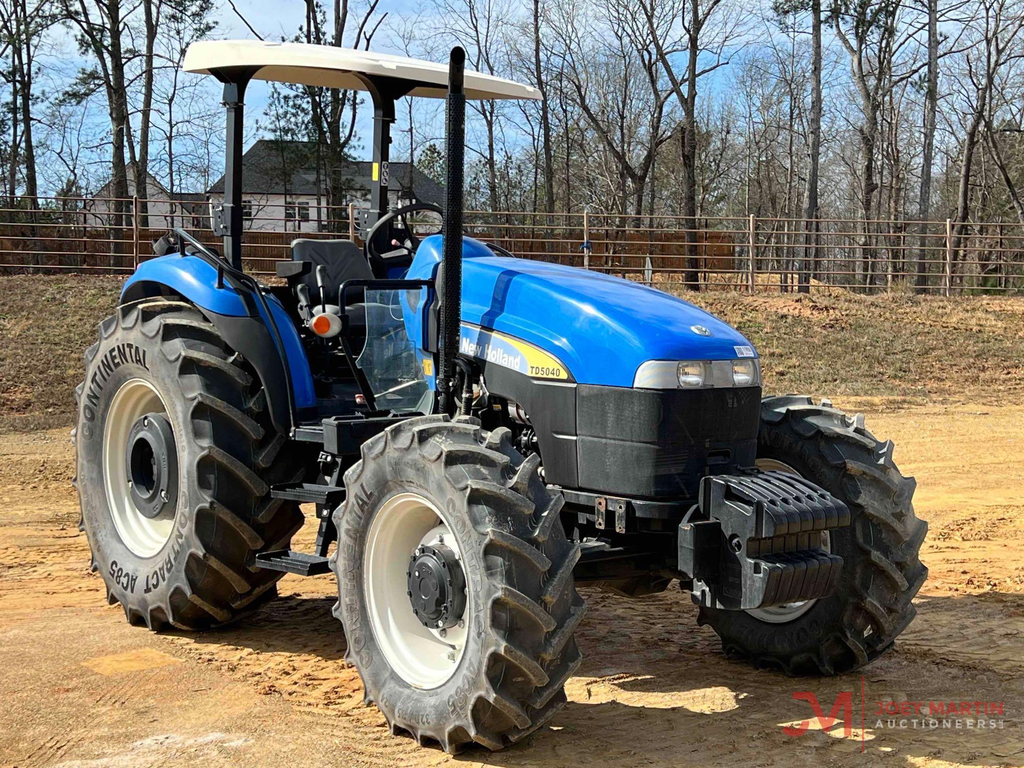 NEW HOLLAND TD5040 AG TRACTOR