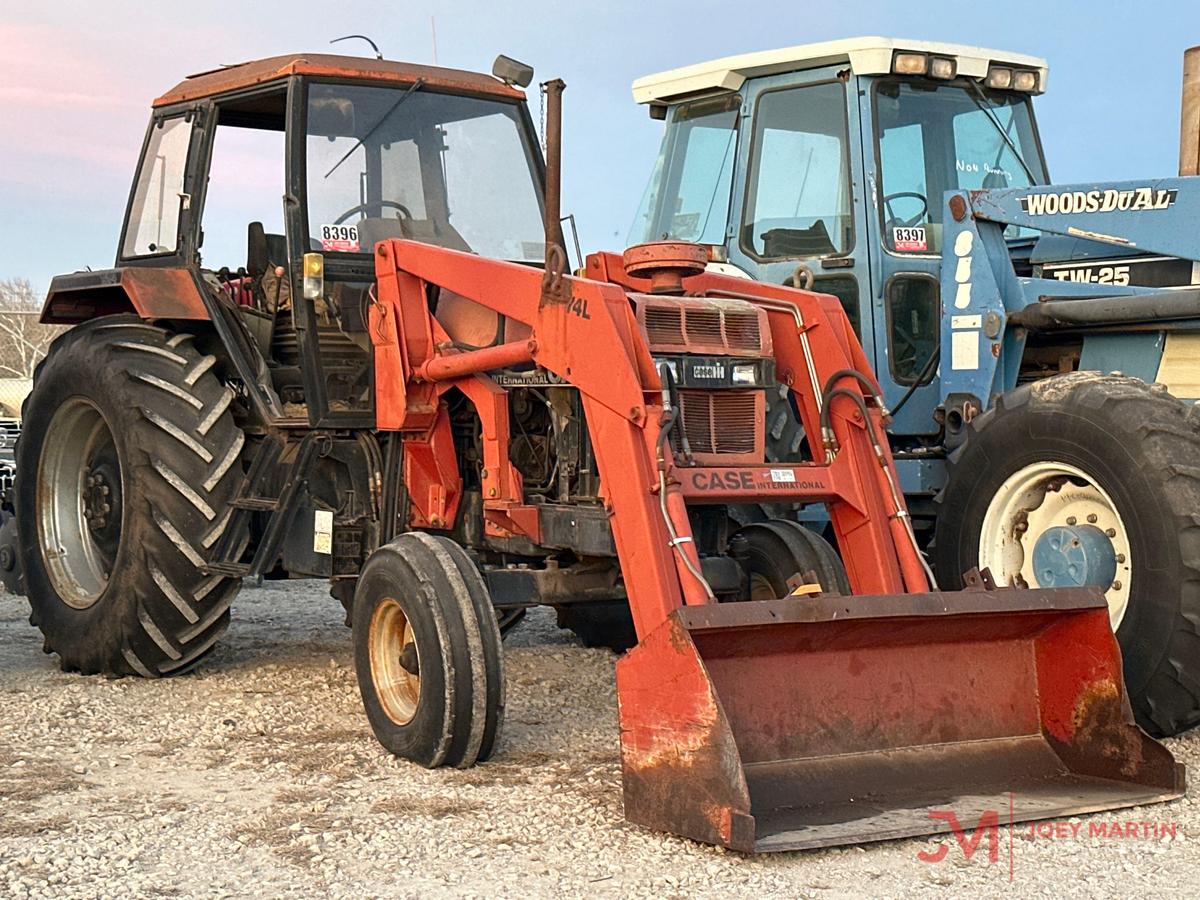 CASE INTERNATIONAL 1594 TRACTOR