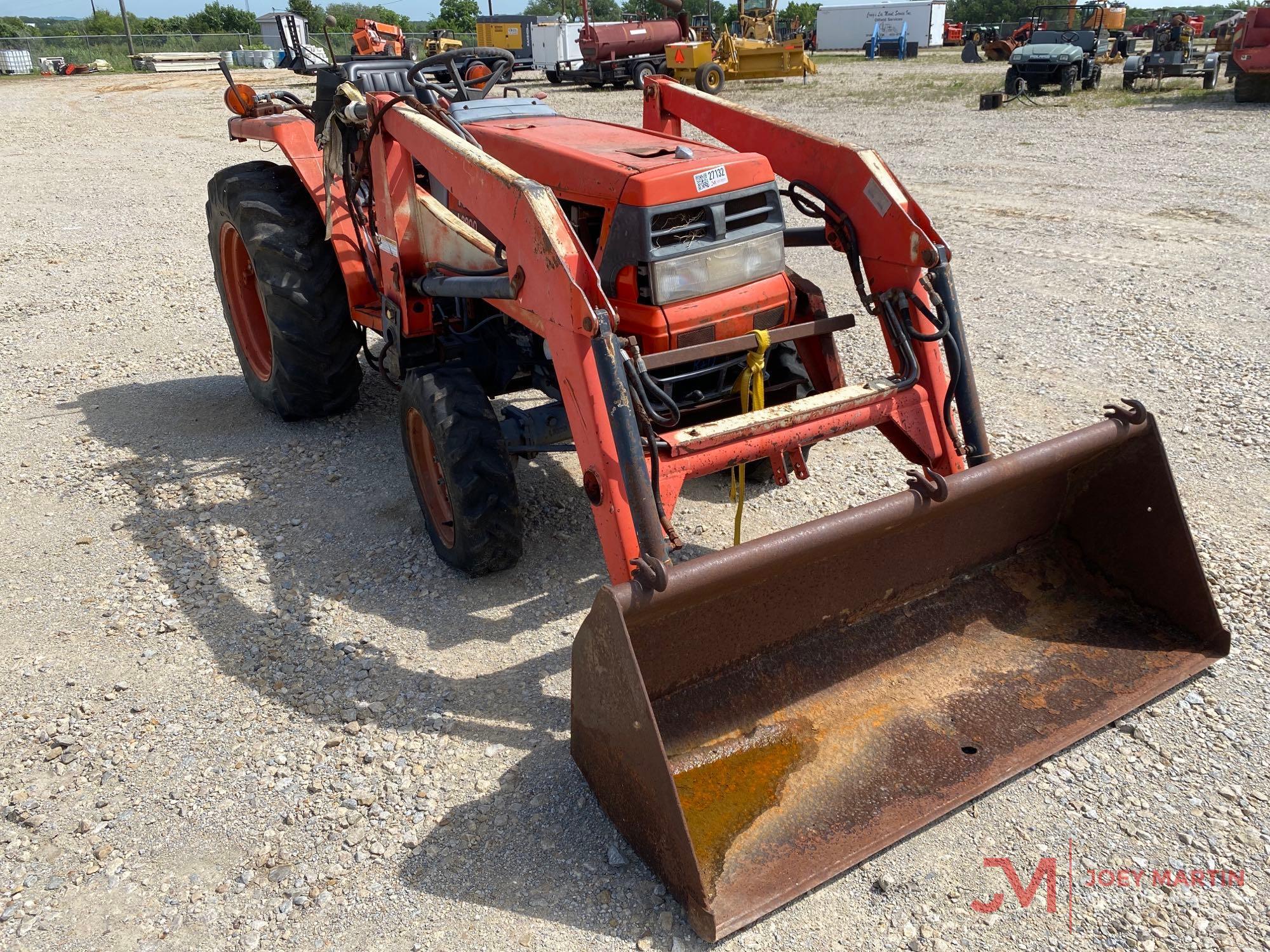 KUBOTA L2900 UTILITY TRACTOR