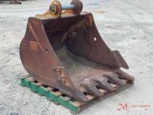 CAT 42" EXCAVATOR TOOTH BUCKET W/ SIDE CUTTERS