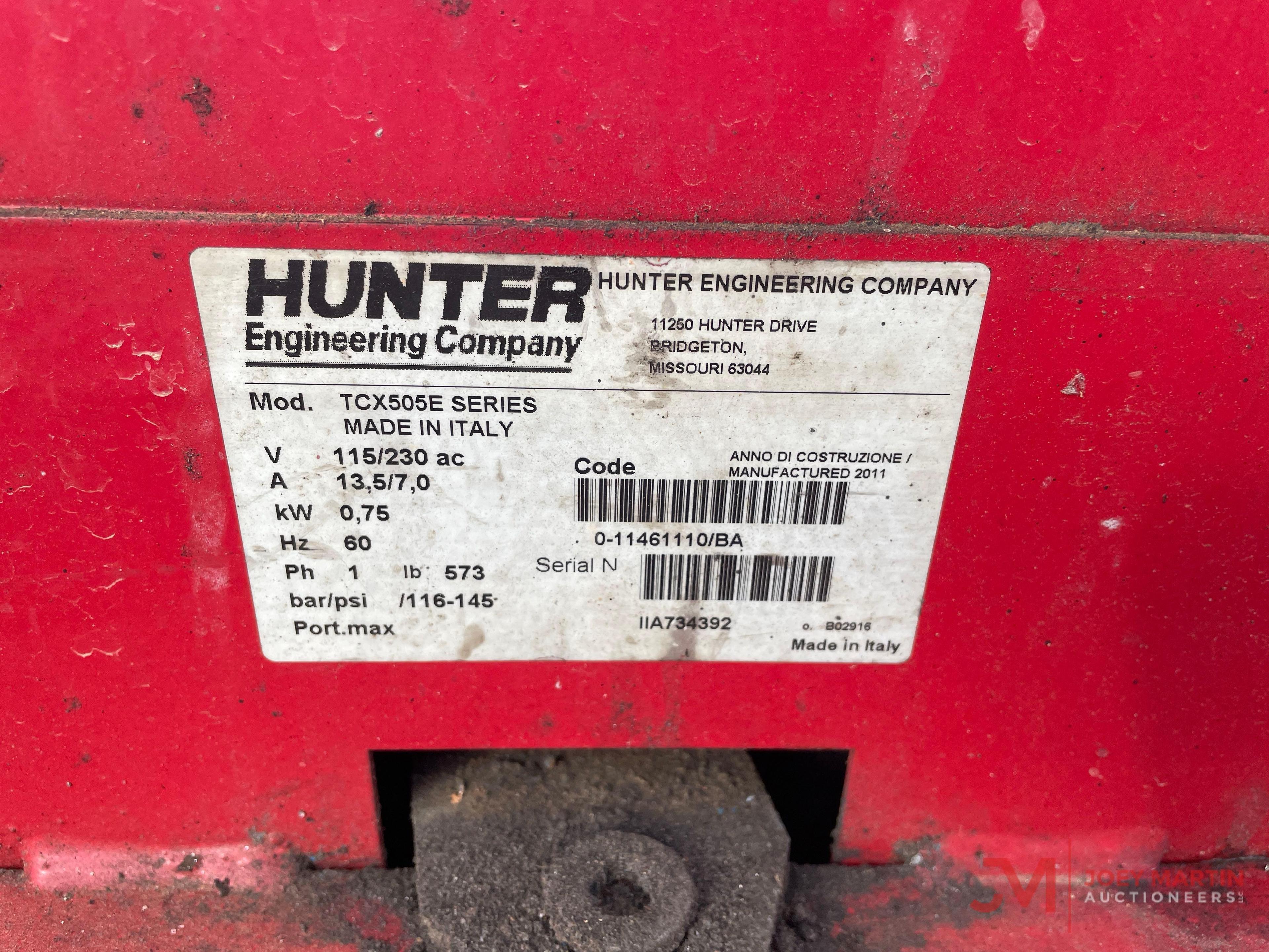 HUNTER TCX505 TIRE CHANGING MACHINE