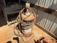 GREASE DRUM & PNEUMATIC PUMP