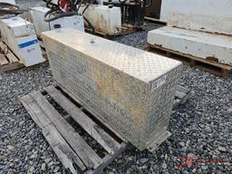 ALUMINUM DIAMOND PLATE FUEL TANK