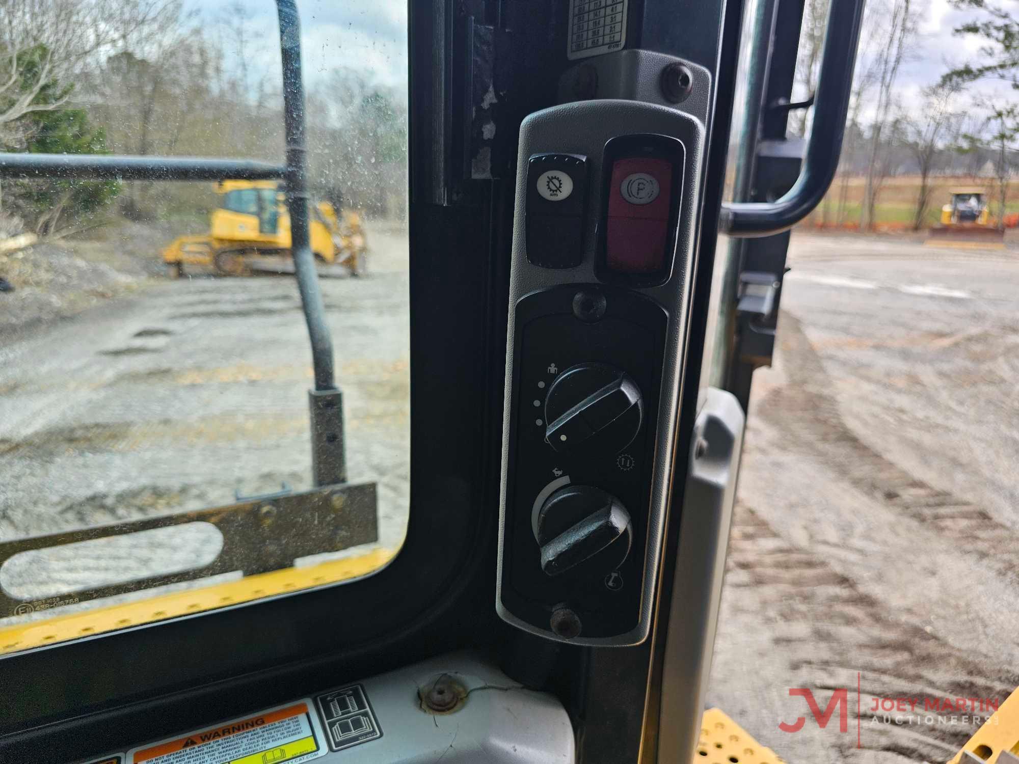 2019 CAT D6T XL CRAWLER DOZER