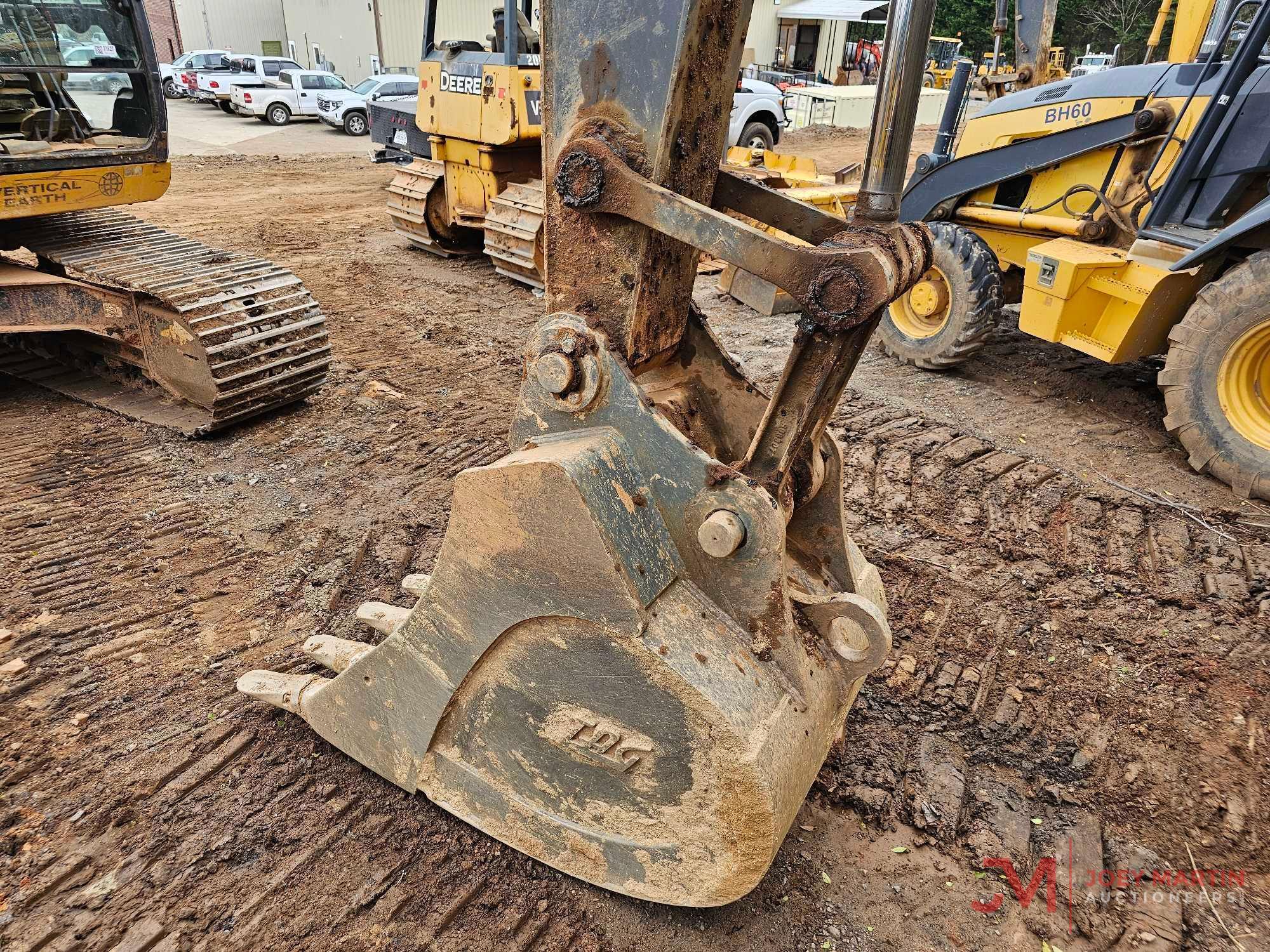 2014 DEERE 160 HYDRAULIC EXCAVATOR