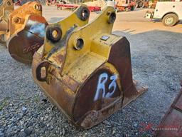 JOHN DEERE 52" EXCAVATOR TOOTH BUCKET