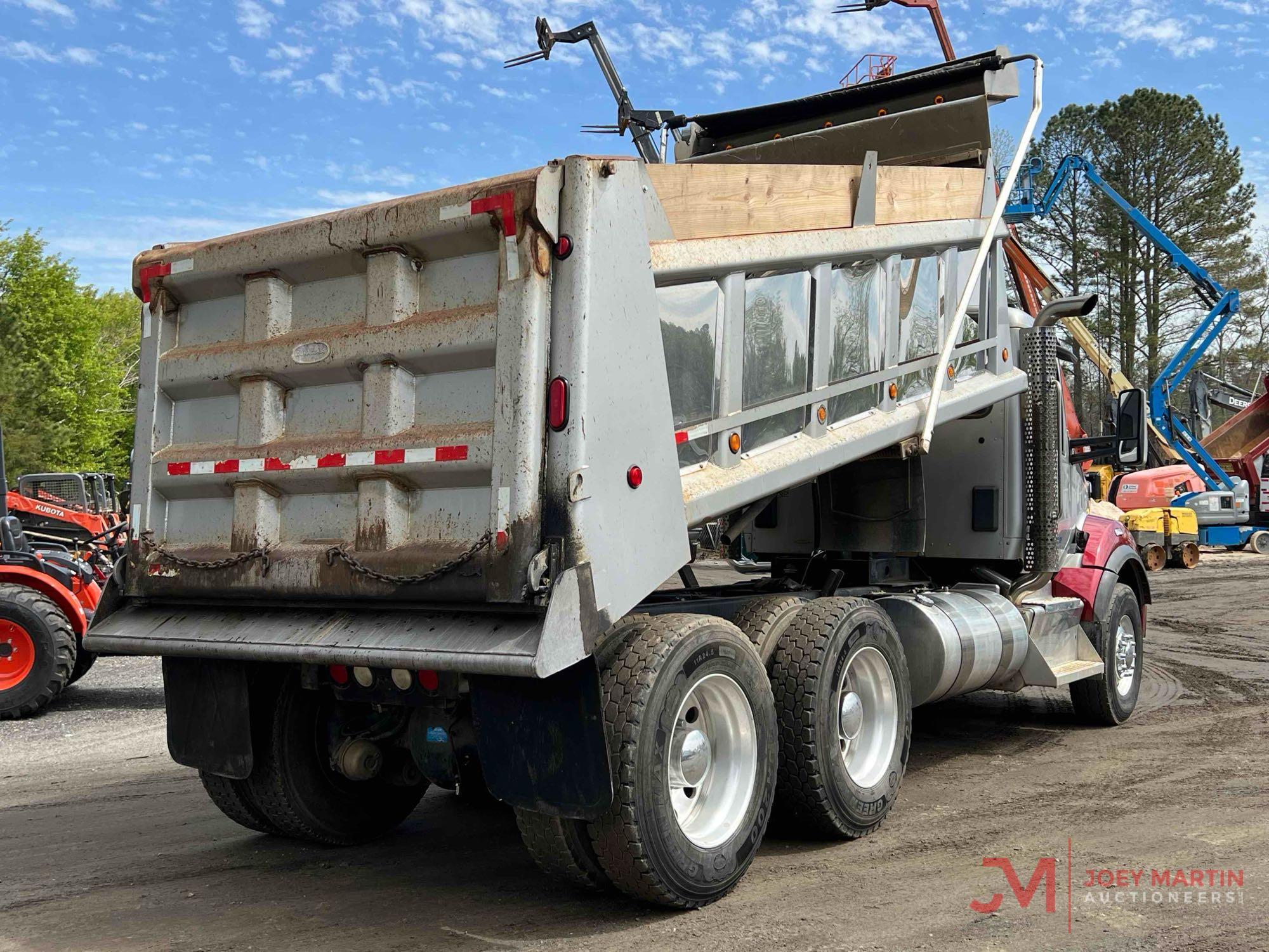 2017 KENWORTH T880 T/A DUMP TRUCK