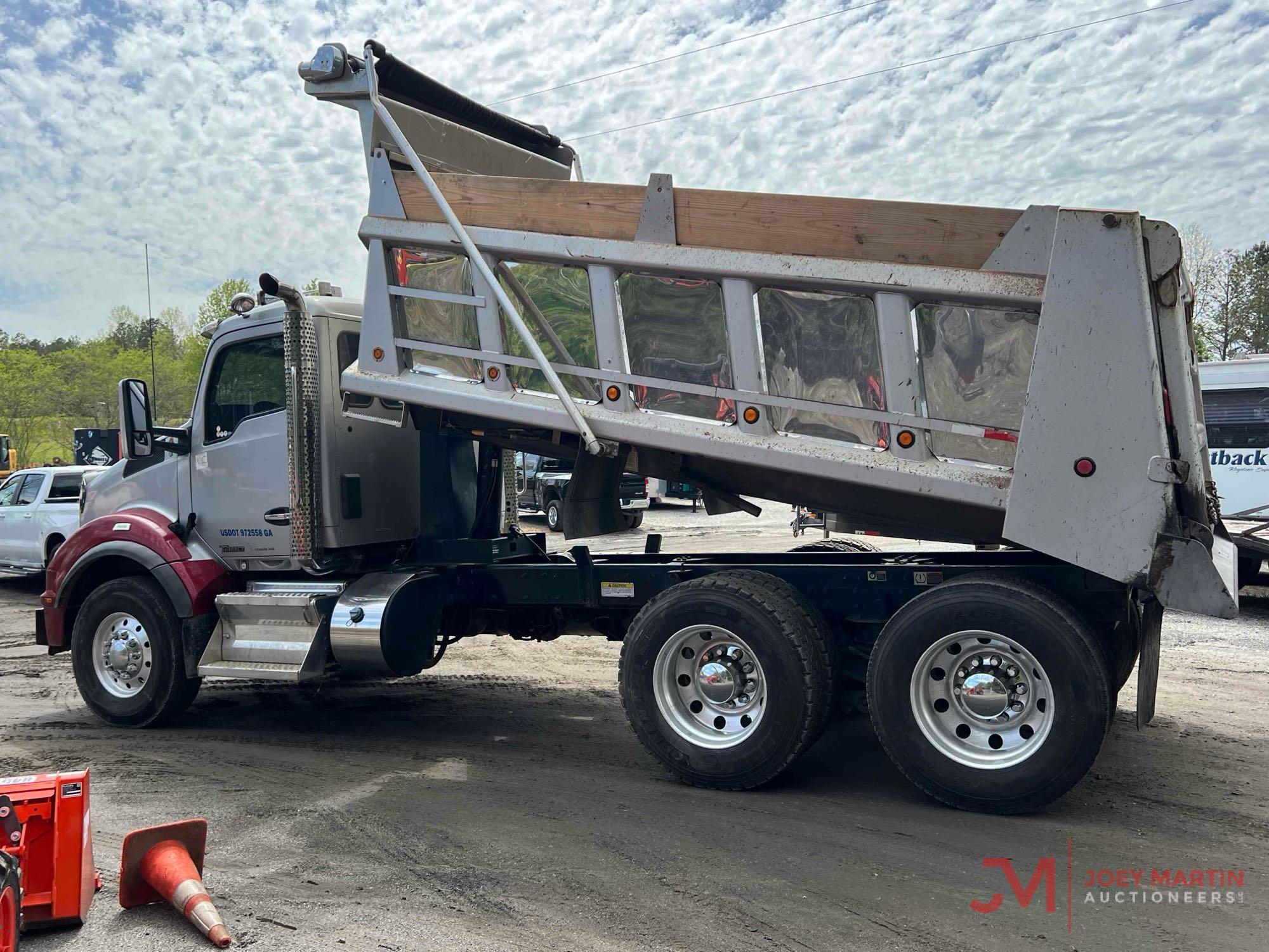 2017 KENWORTH T880 T/A DUMP TRUCK