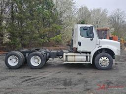 2004 FREIGHTLINER M2 TRUCK TRACTOR