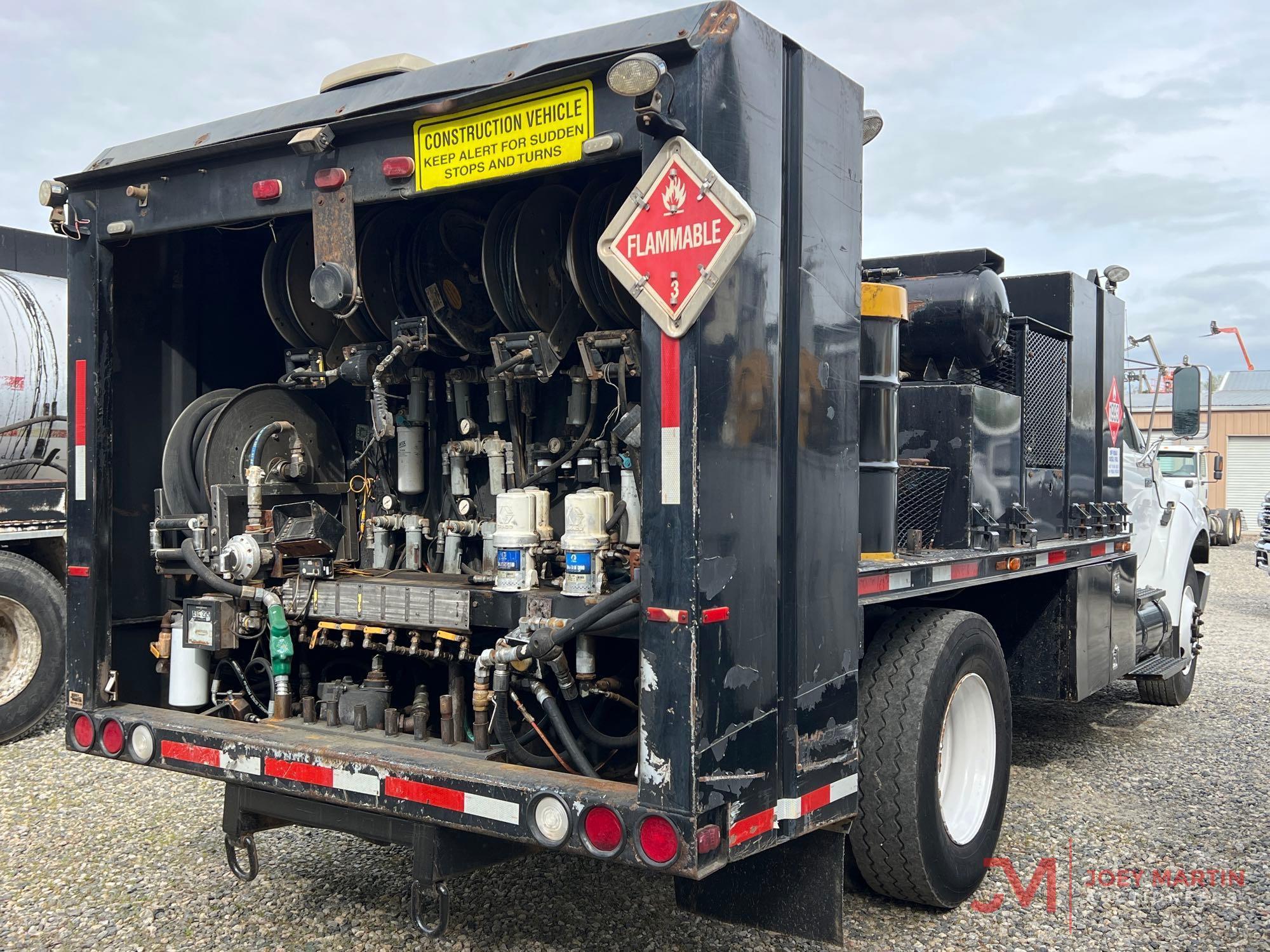 2005 FORD F750 XL SUPER DUTY S/A FUEL AND LUBE TRUCK