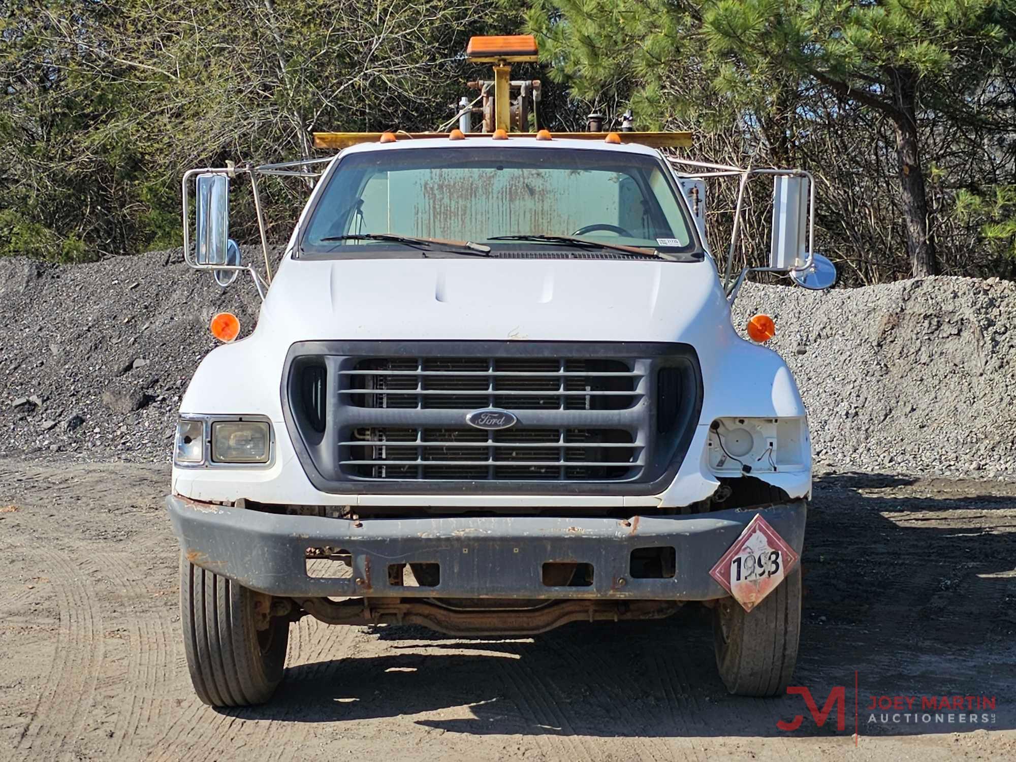 2000 FORD F-650 SUPERDUTY LUBE TRUCK