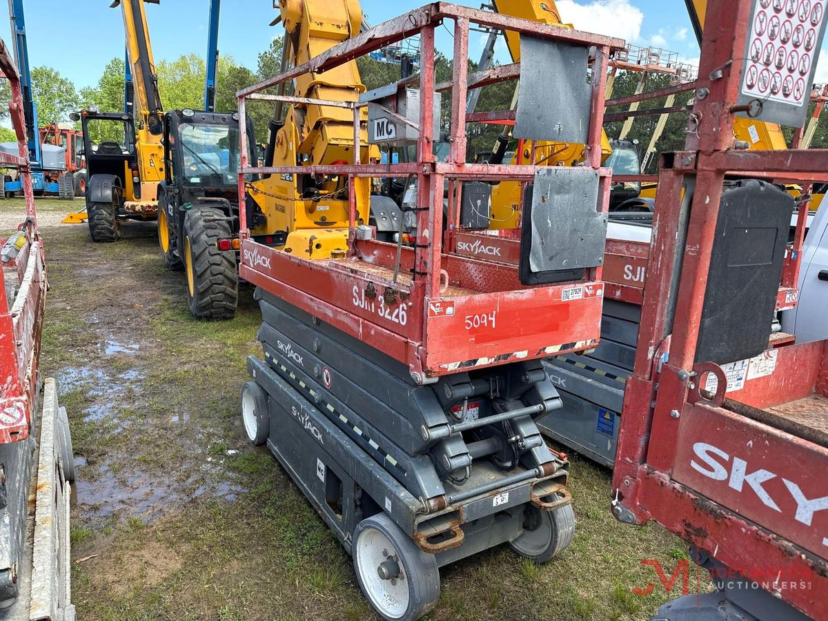 2017 SKYJACK SJIII 3226 SCISSOR LIFT