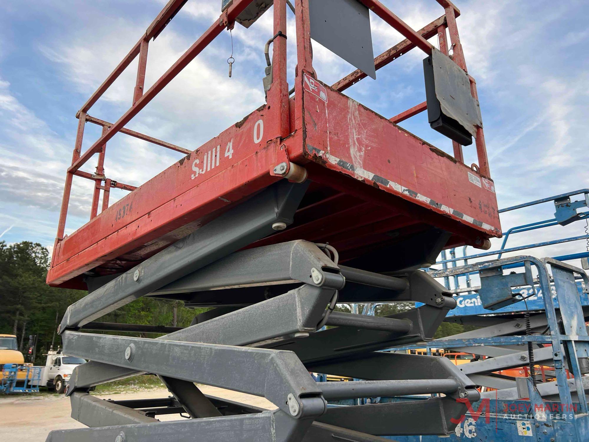 2017 SKYJACK SJIII 4740 SCISSOR LIFT