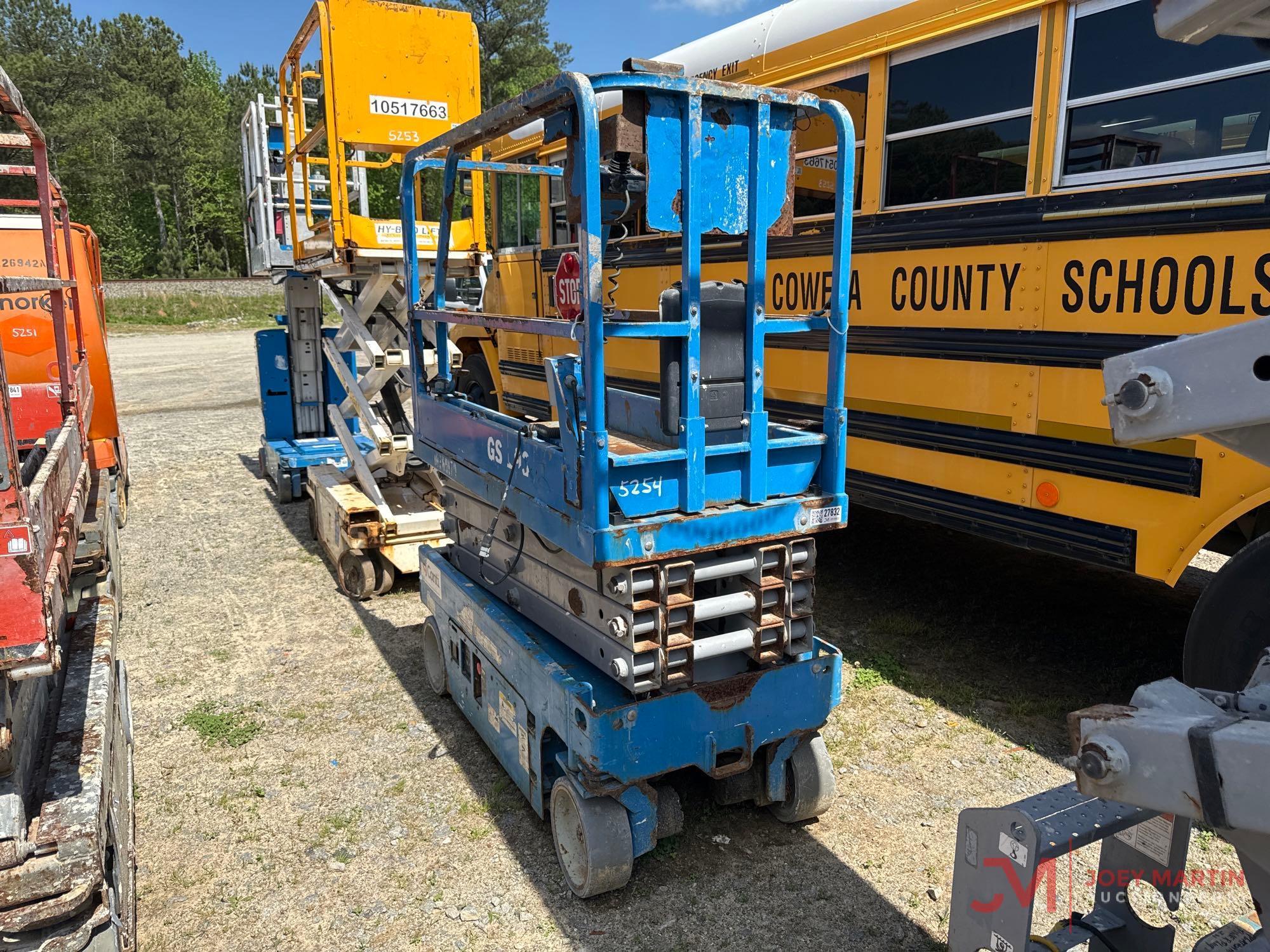 2014 GENIE GS-1930 SCISSOR LIFT