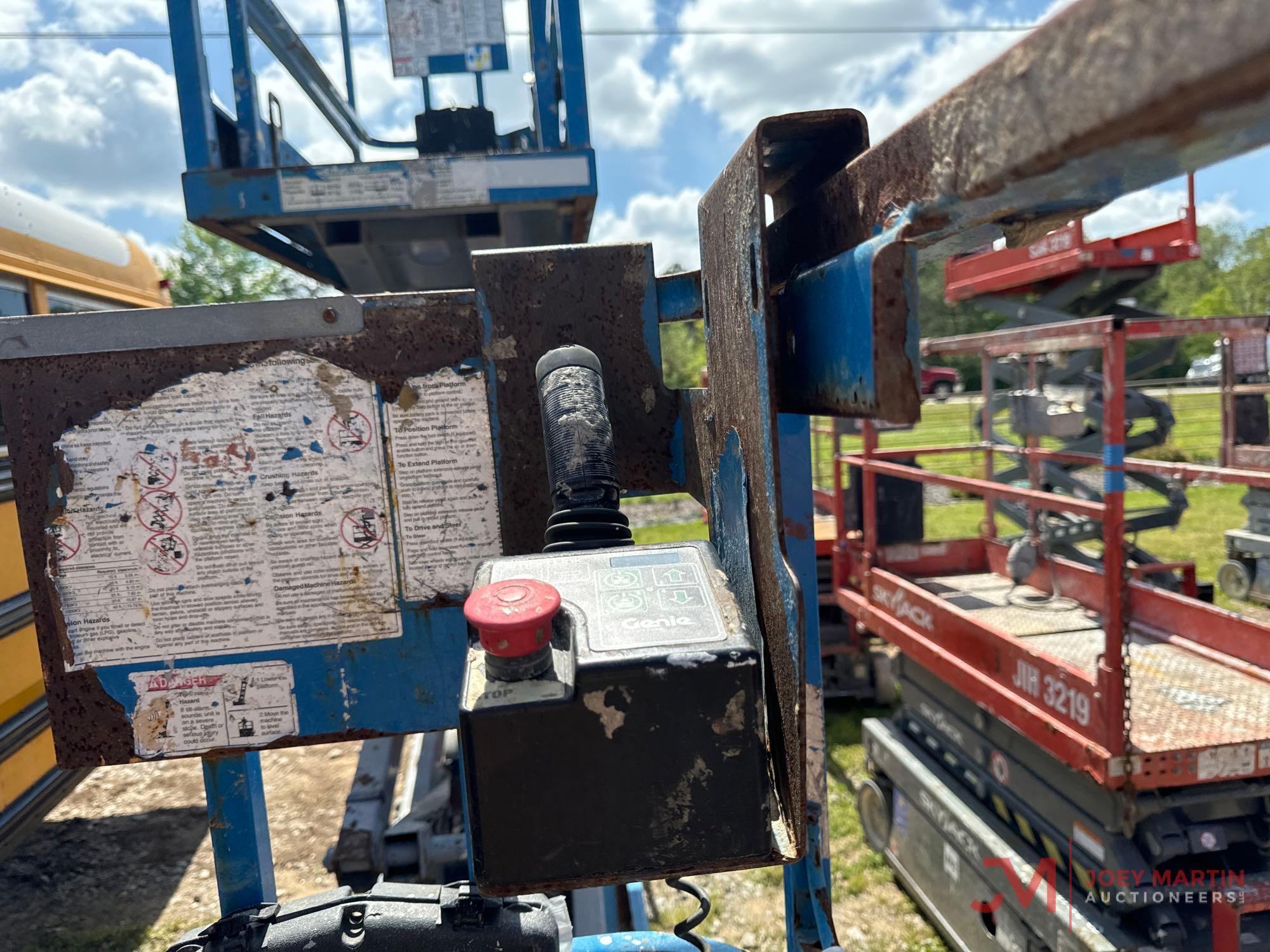 2014 GENIE GS-1930 SCISSOR LIFT