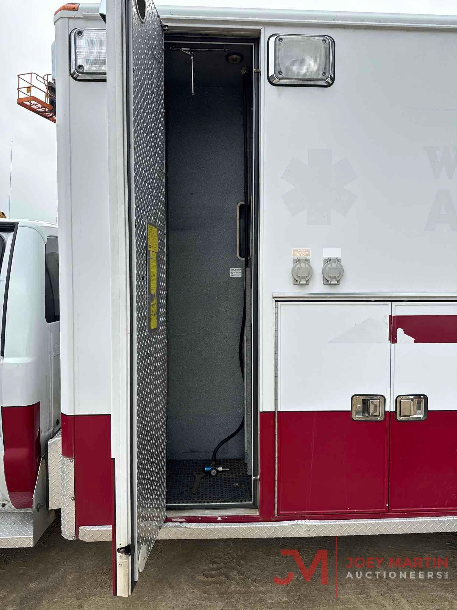 2015 FORD F-450 XLT SUPER DUTY AMBULANCE