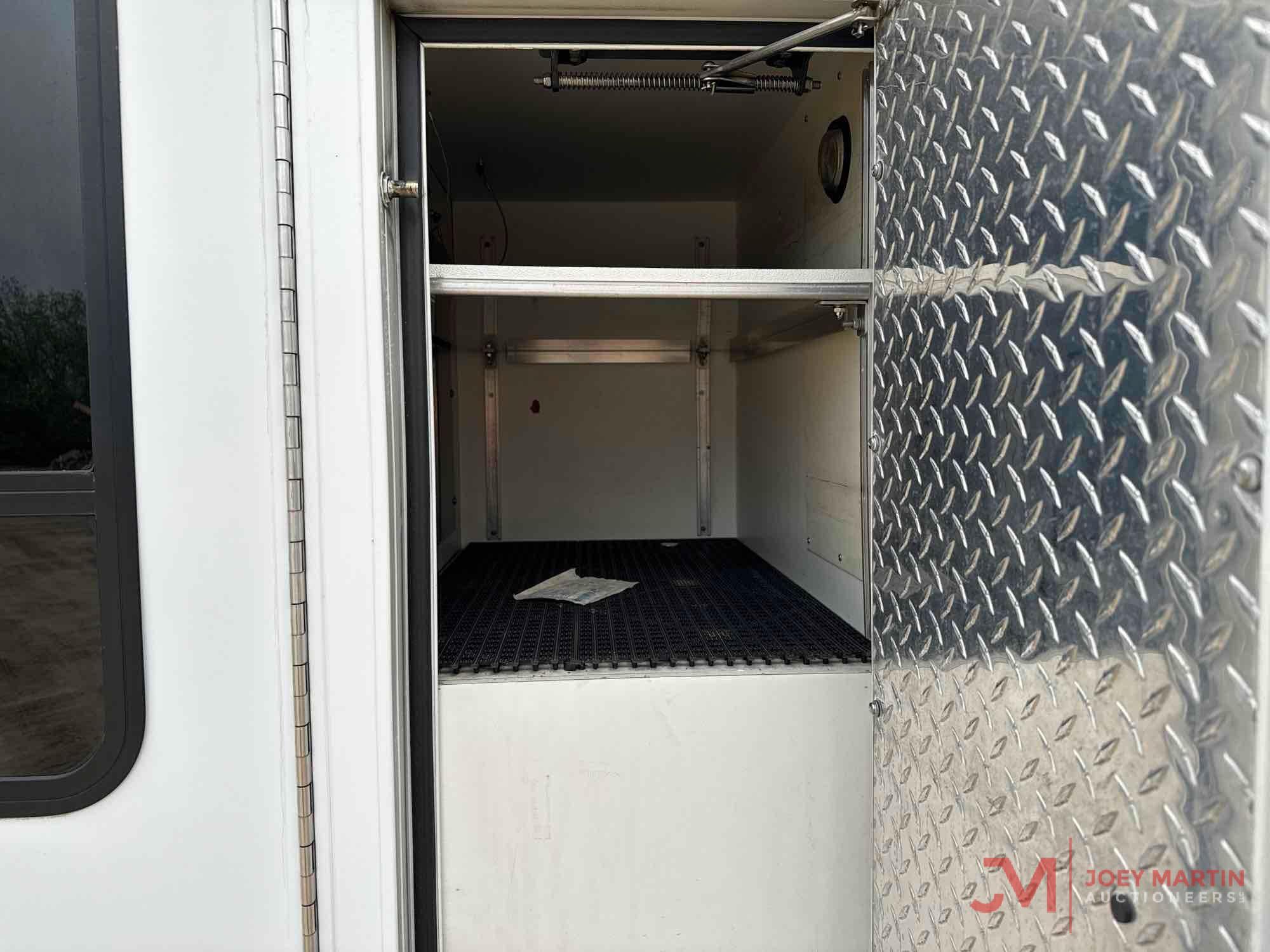 2015 FORD F-450 XLT SUPER DUTY AMBULANCE