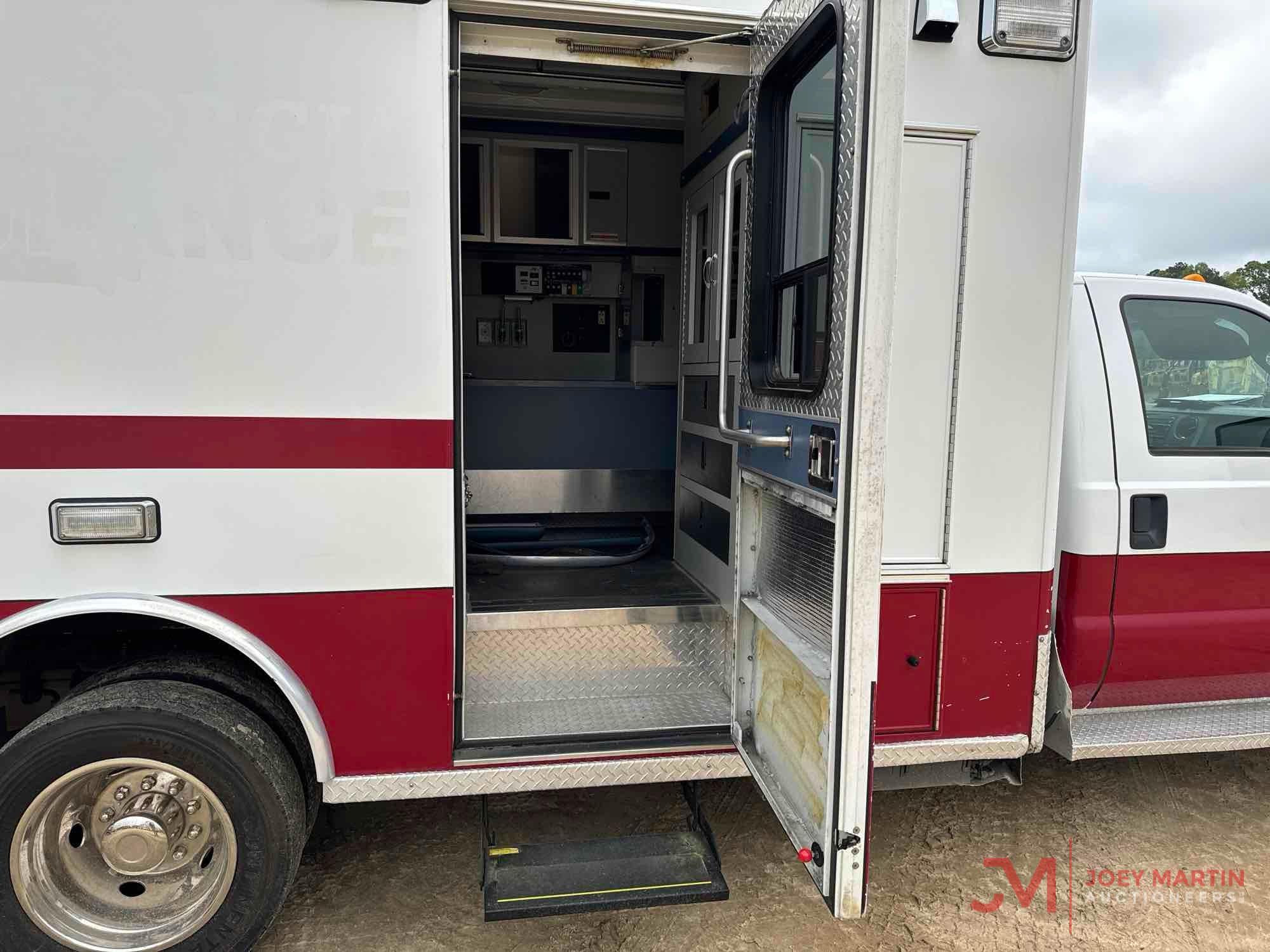 2015 FORD F-450 XLT SUPER DUTY AMBULANCE